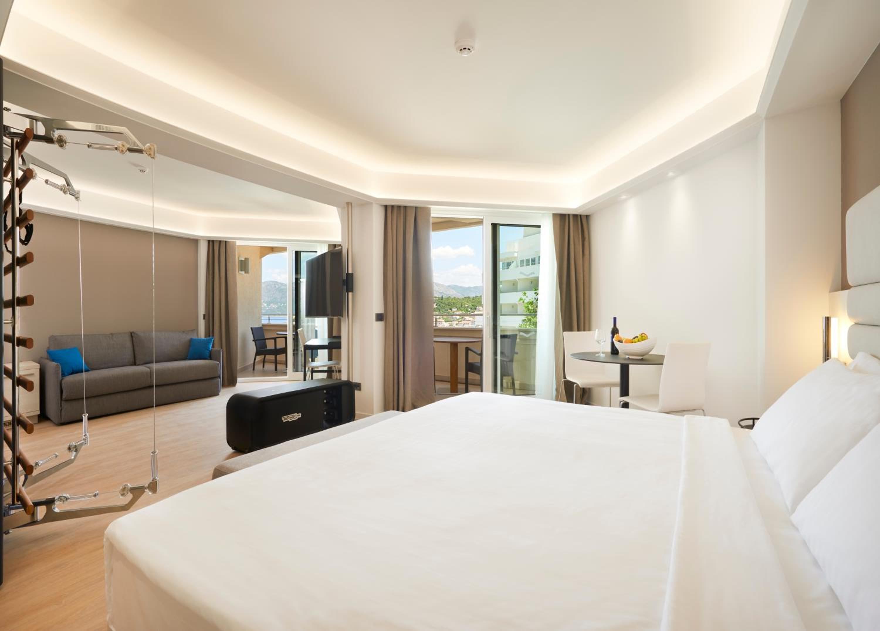 Experience Suite With Side Sea View photo 3