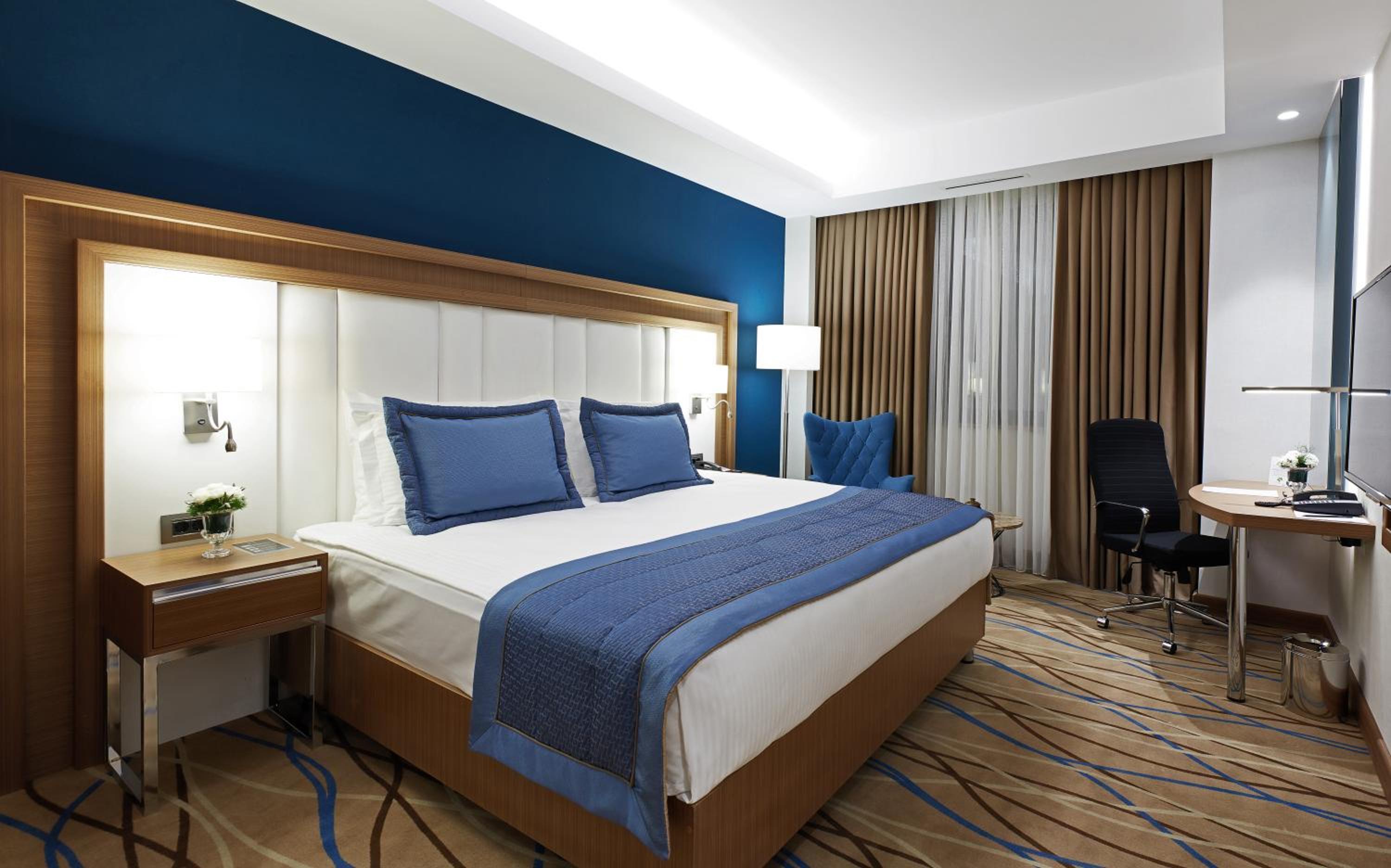 Superior King Room - Photo 5
