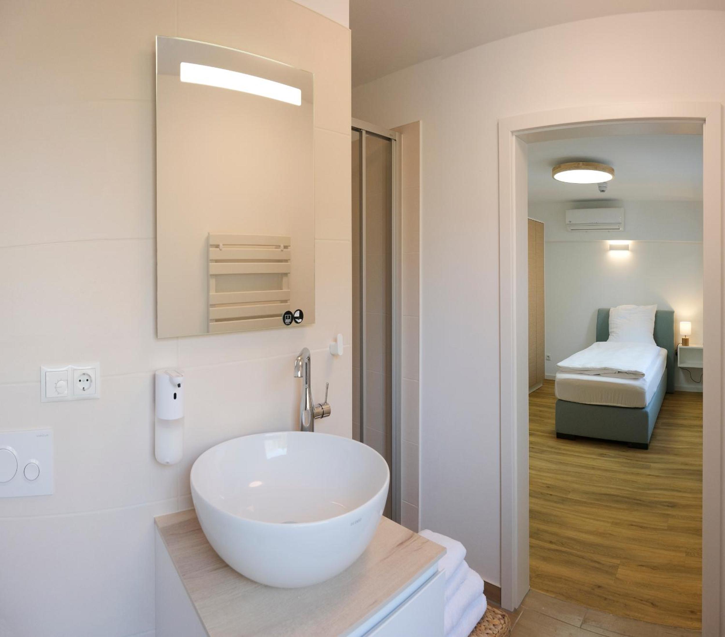 Single Room photo 3