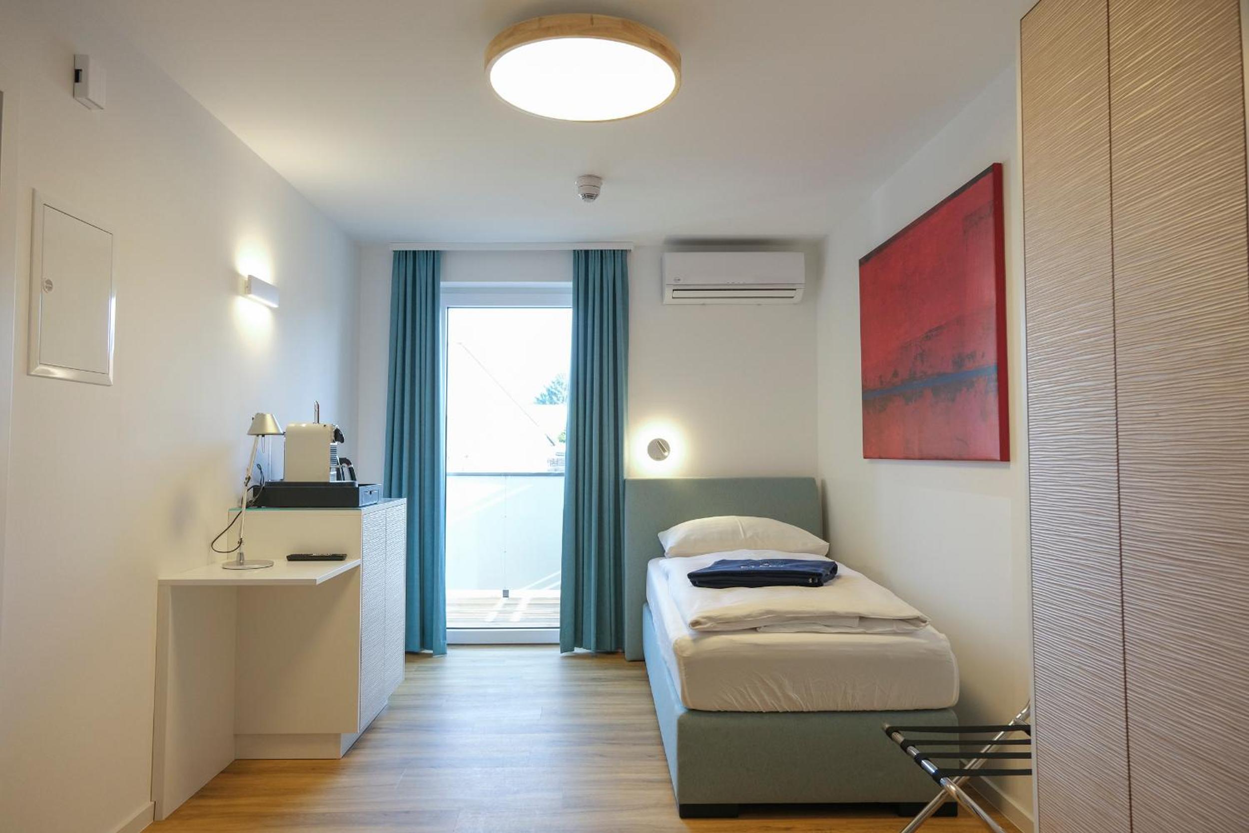 Single Room with Balcony photo 1