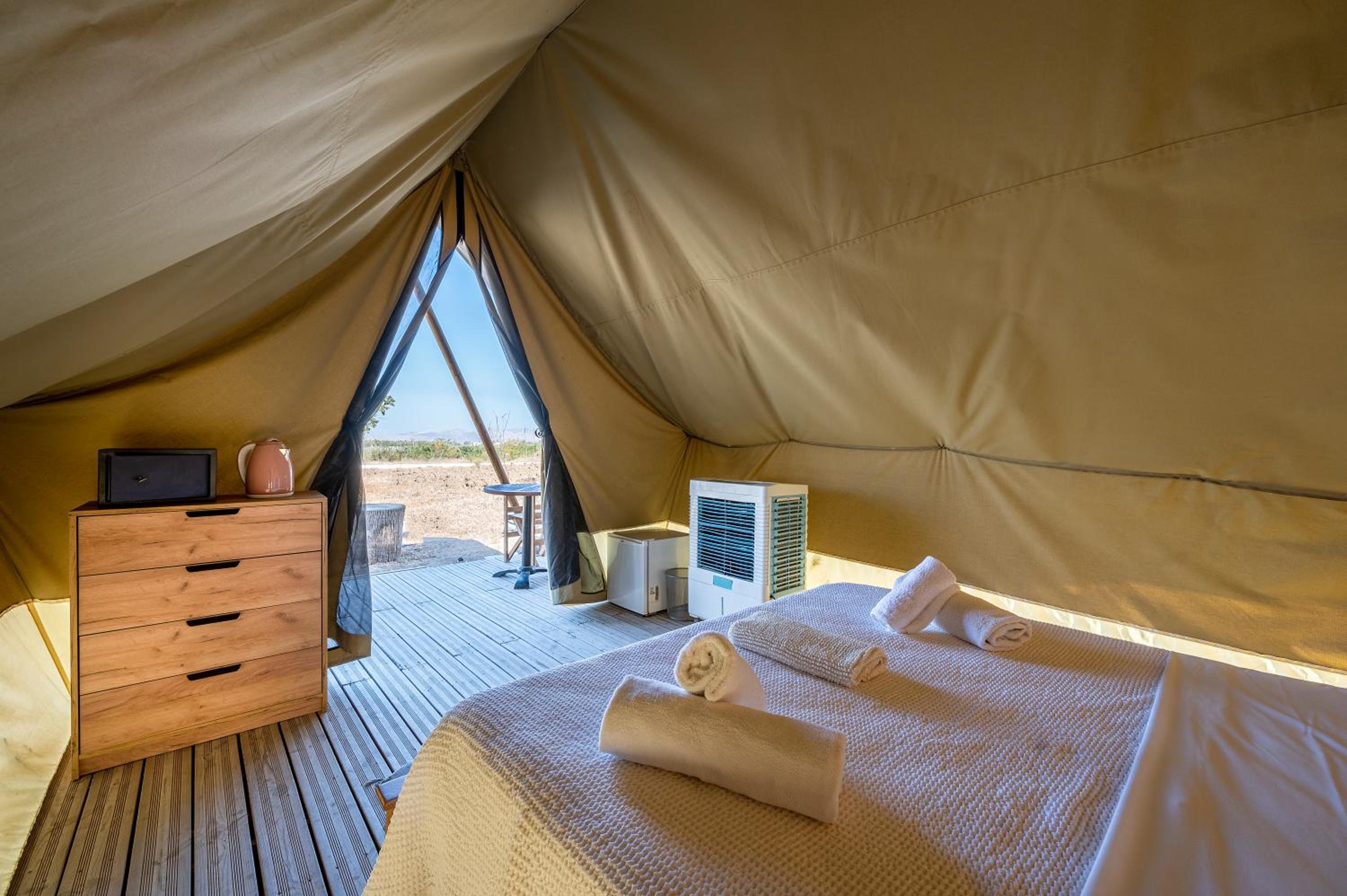 Emperor Bell Tent - Photo 28