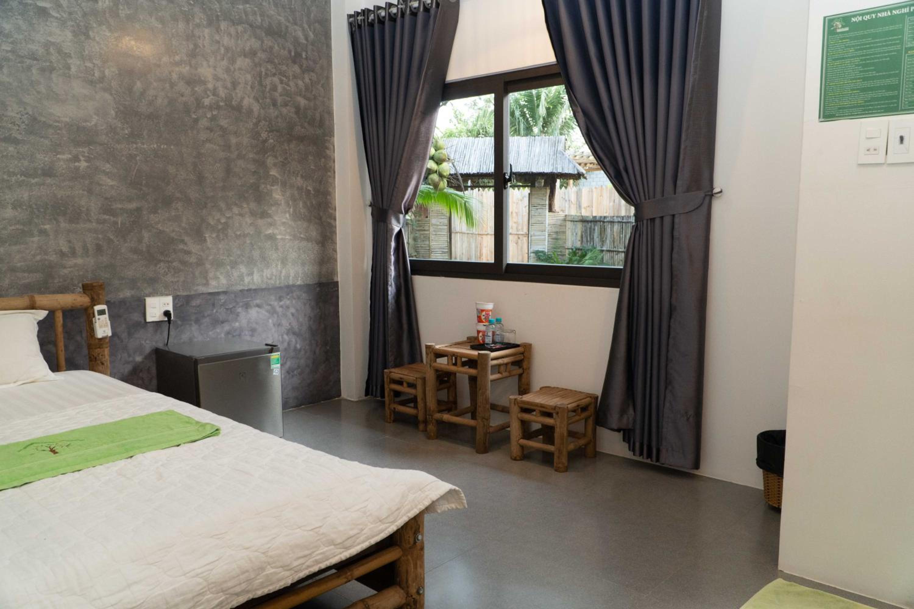 Double Room with Balcony - Photo 8