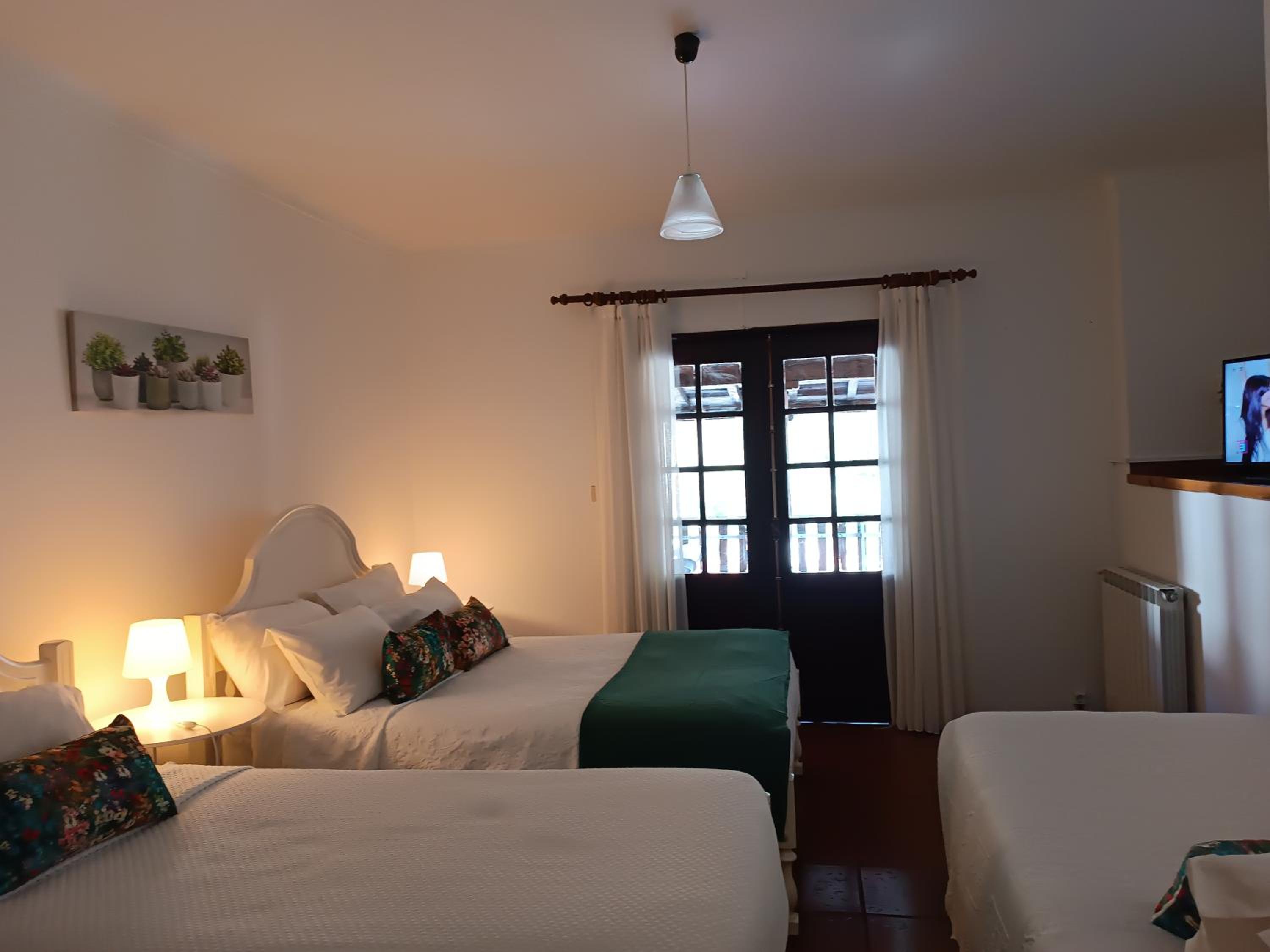 Quadruple Room - Photo 5
