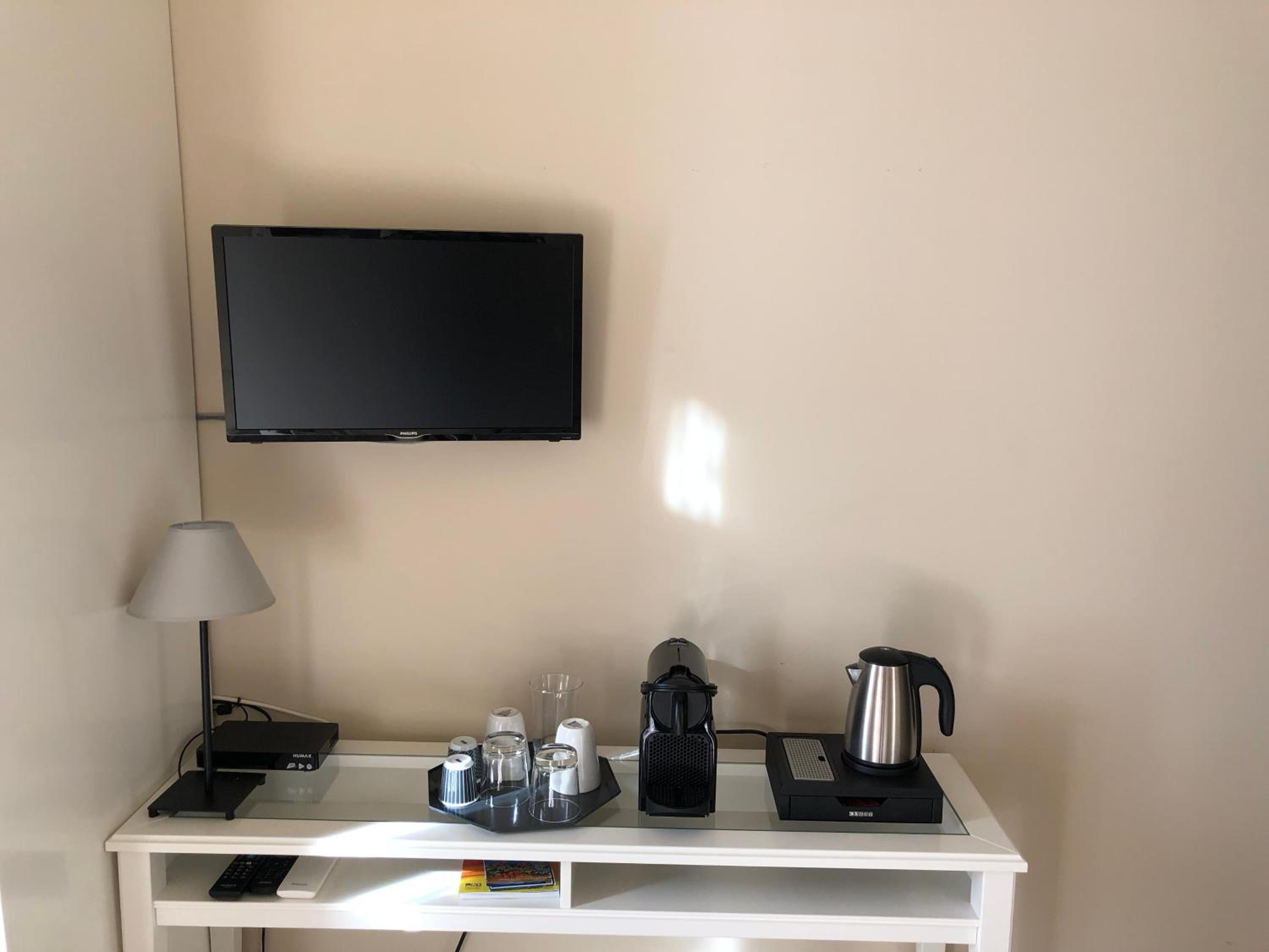 Apartment with Balcony photo 1