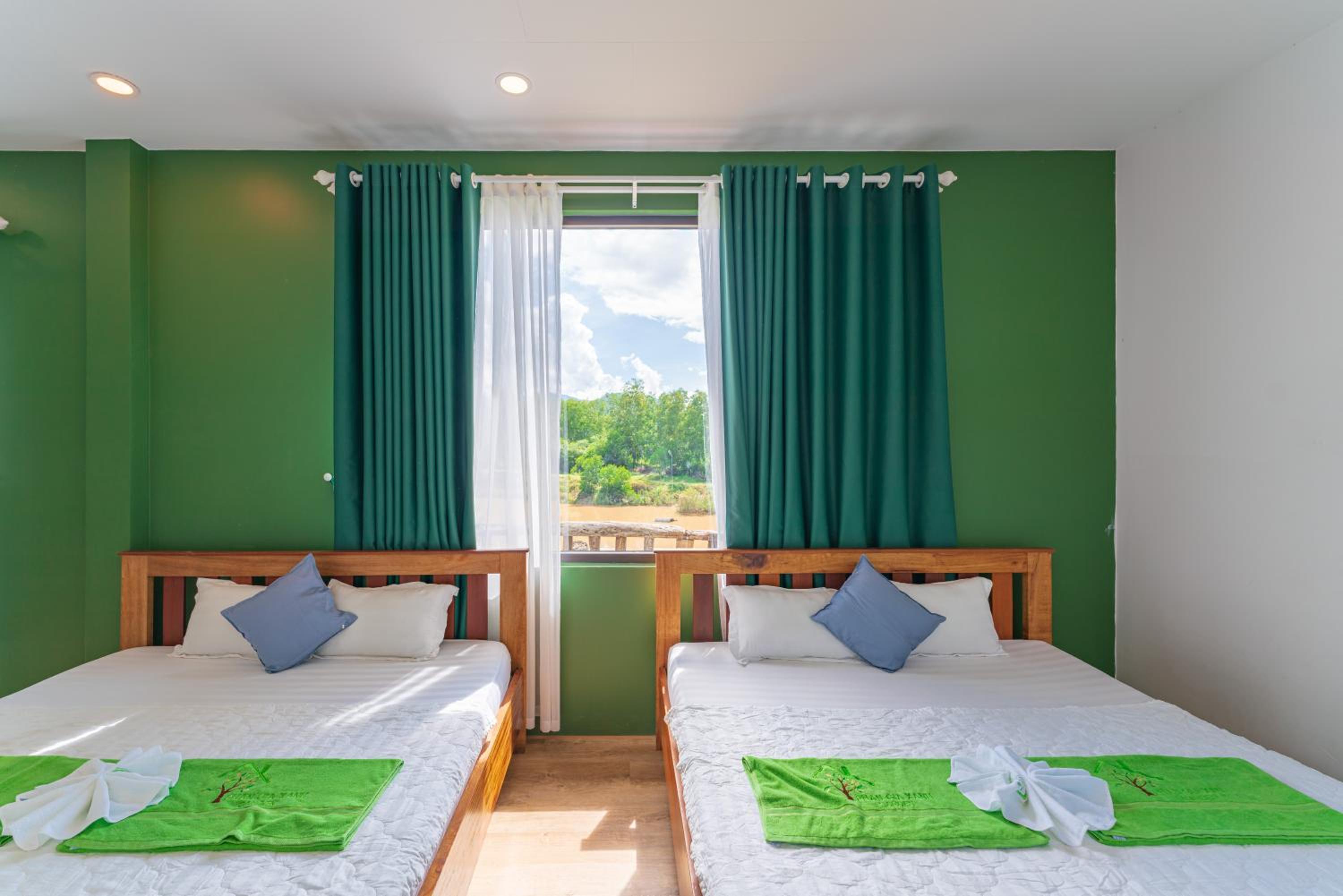 Quadruple Room with Garden View - Photo 3