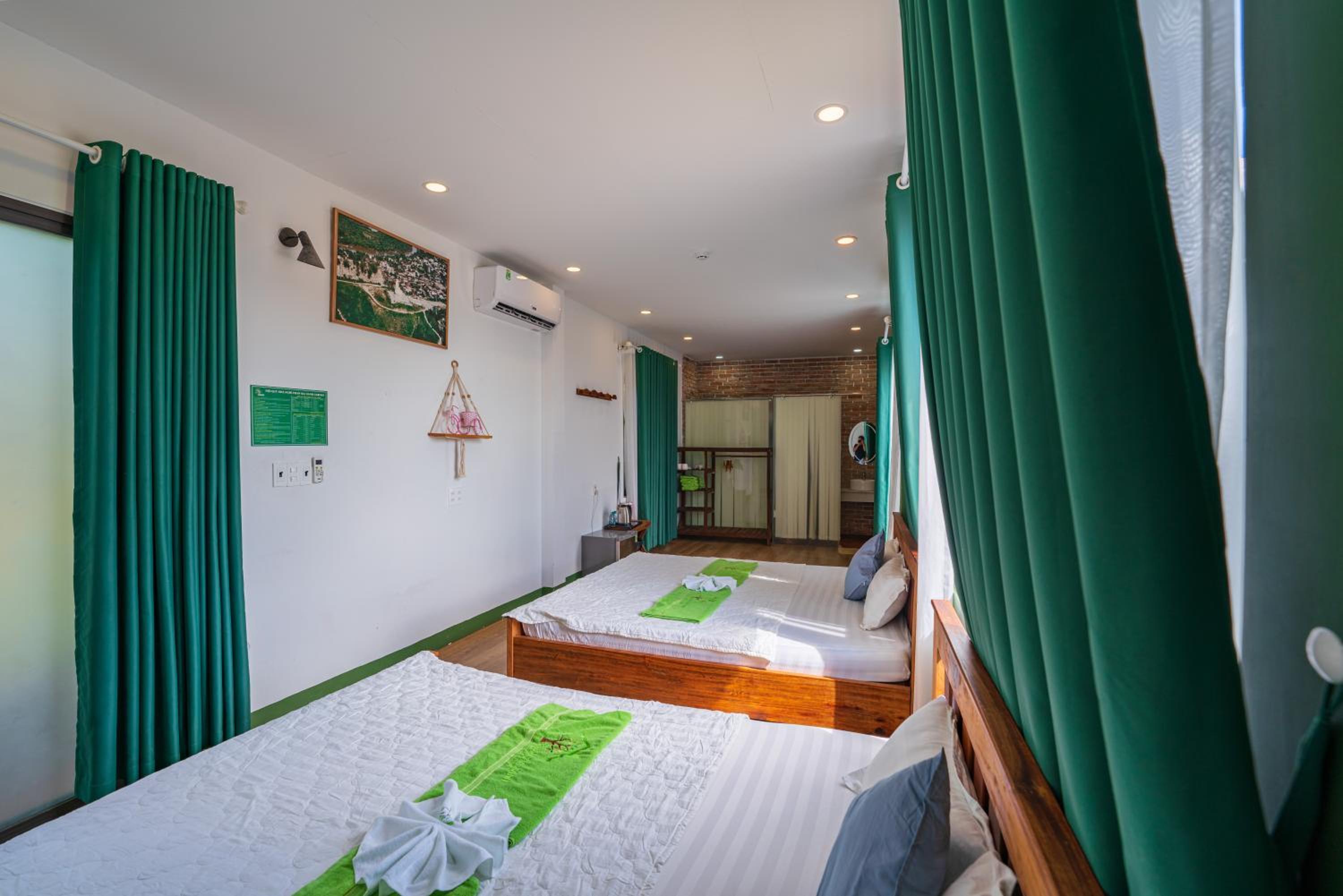 Quadruple Room with Garden View - Photo 13
