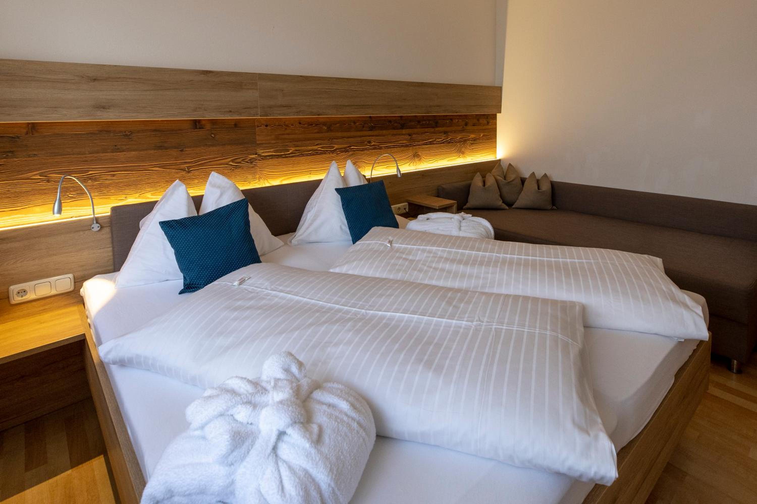 Large Double Room photo 1