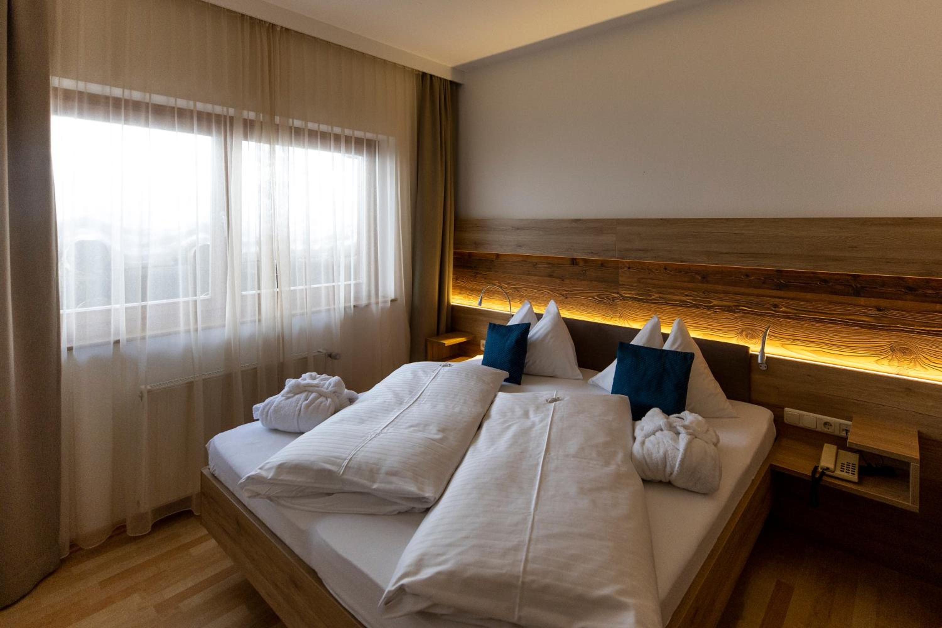 Large Double Room photo 3