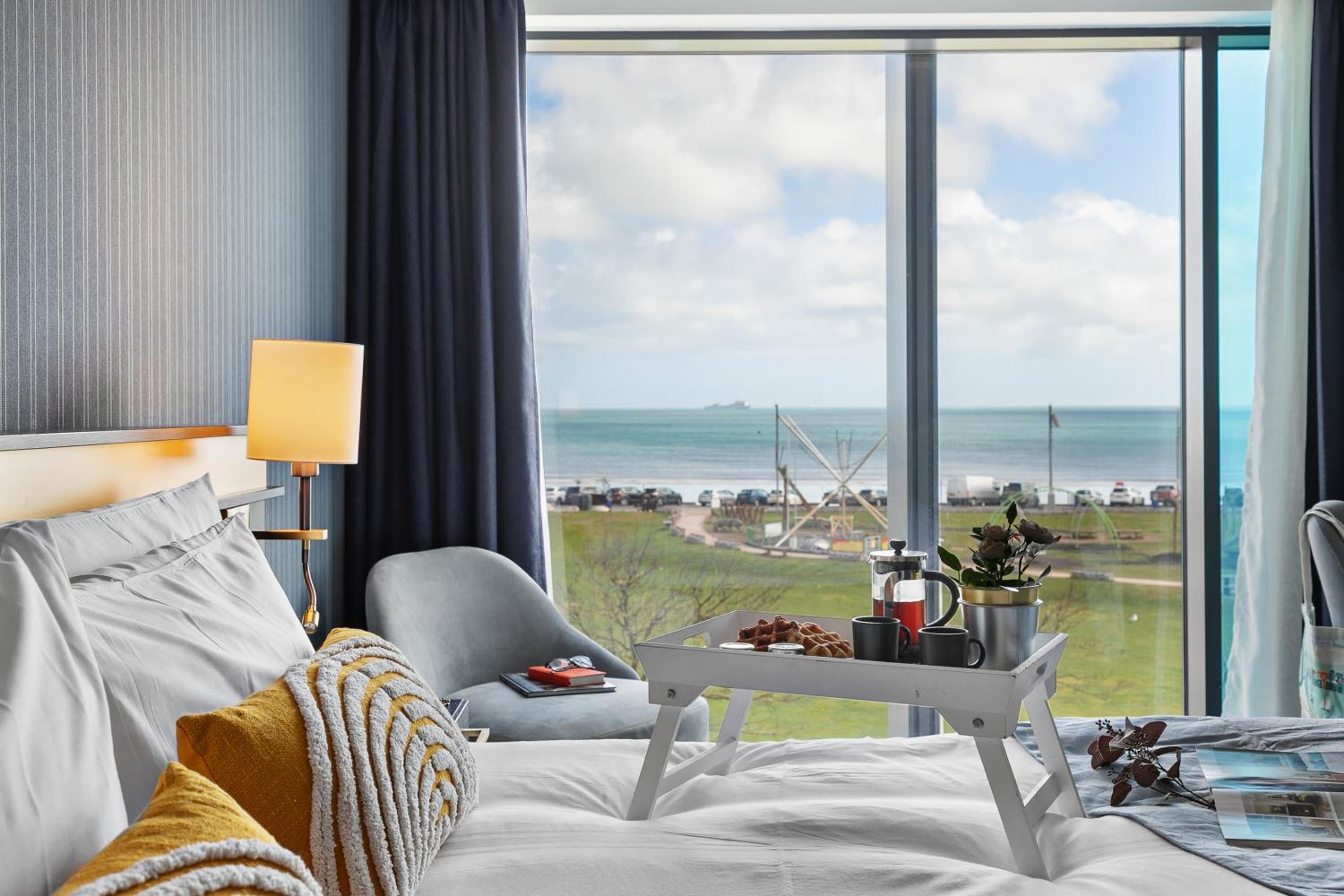 Superior Privilege Room with One Double Bed and Bay View - Photo 2