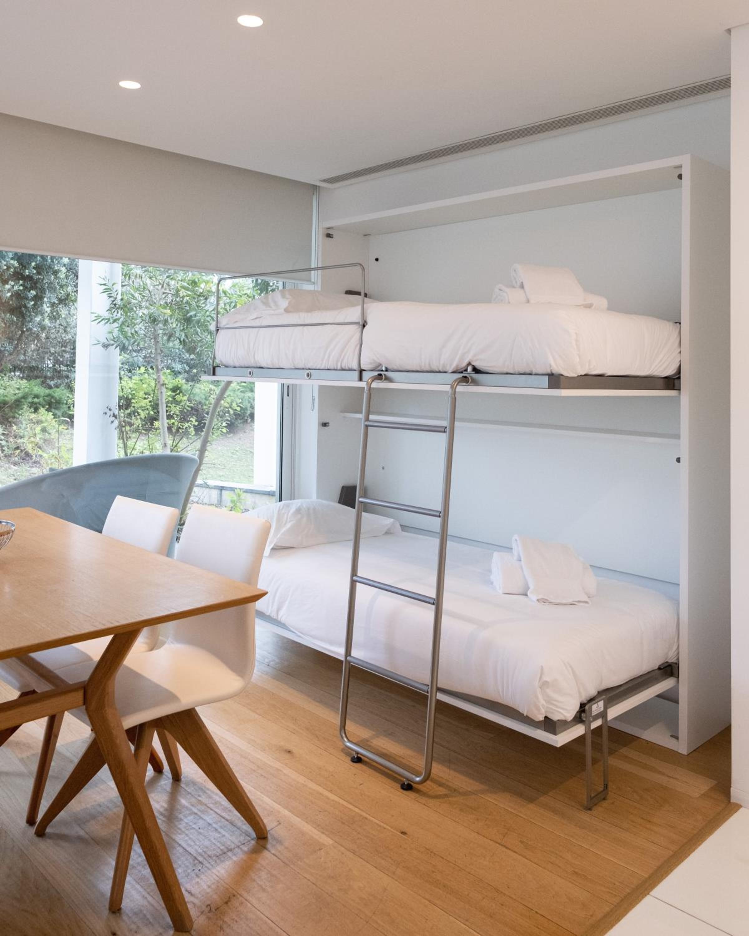Deluxe Villa (4 Adults + 2 Children)