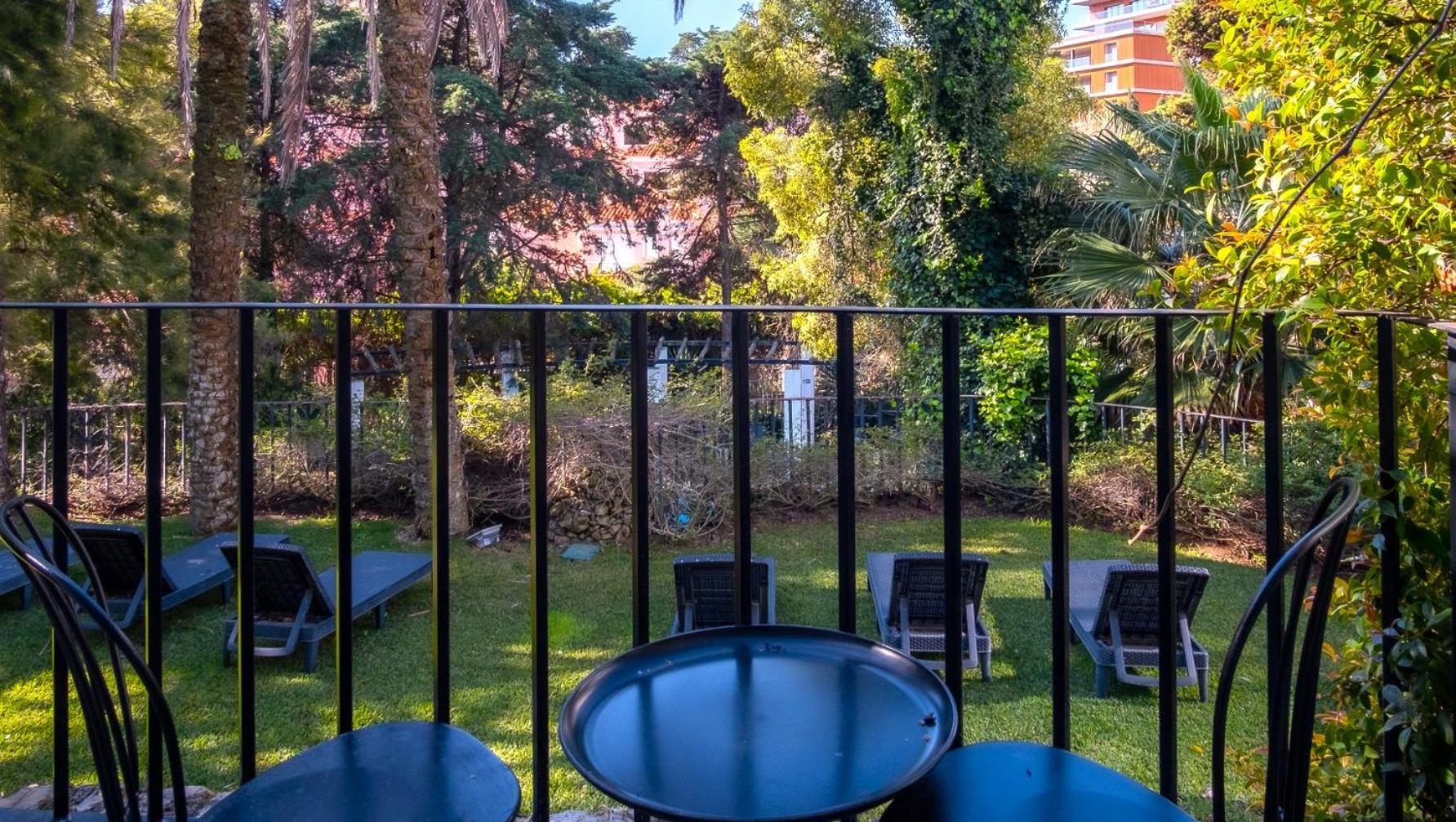 Junior Double Room with Balcony - Photo 8