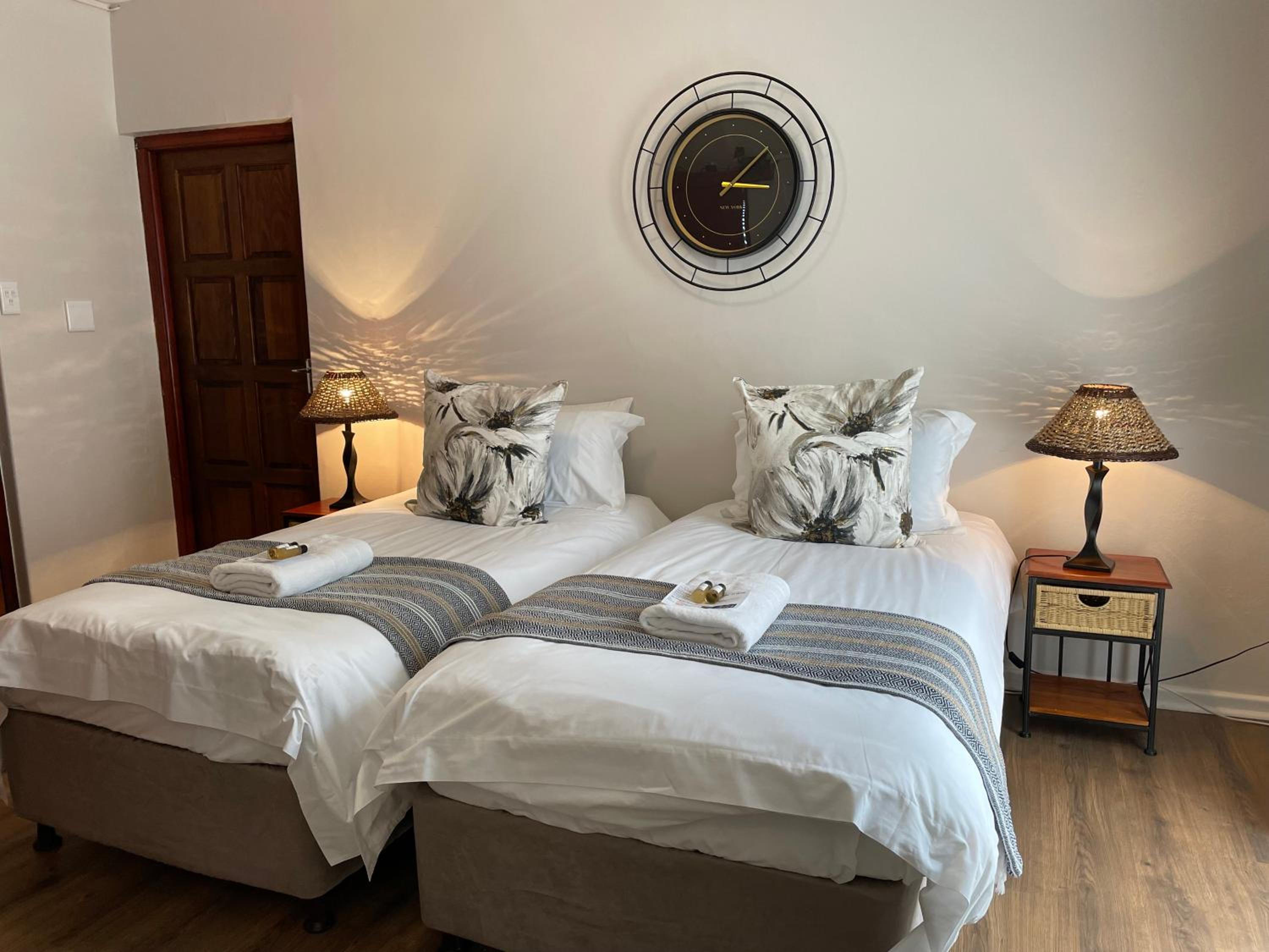 Twin Room with Terrace photo 3
