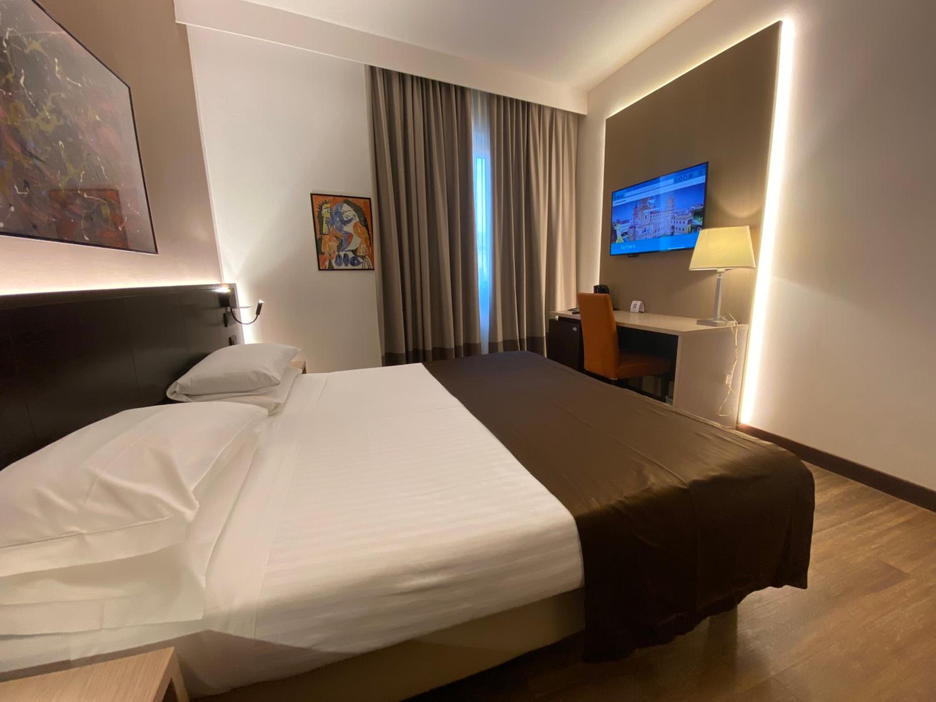 Double or Twin Room - Photo 1