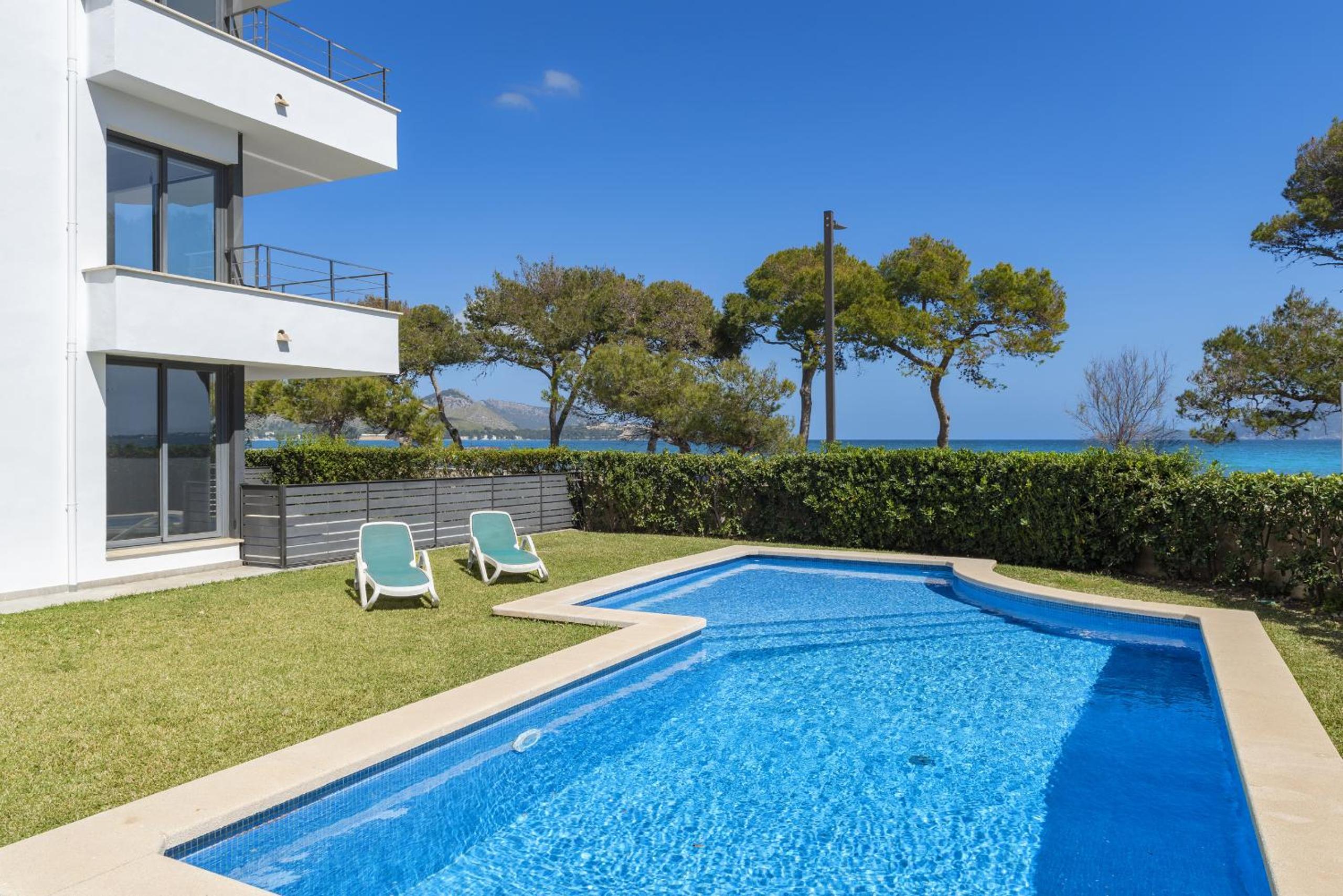 Apartment with Sea View photo 2