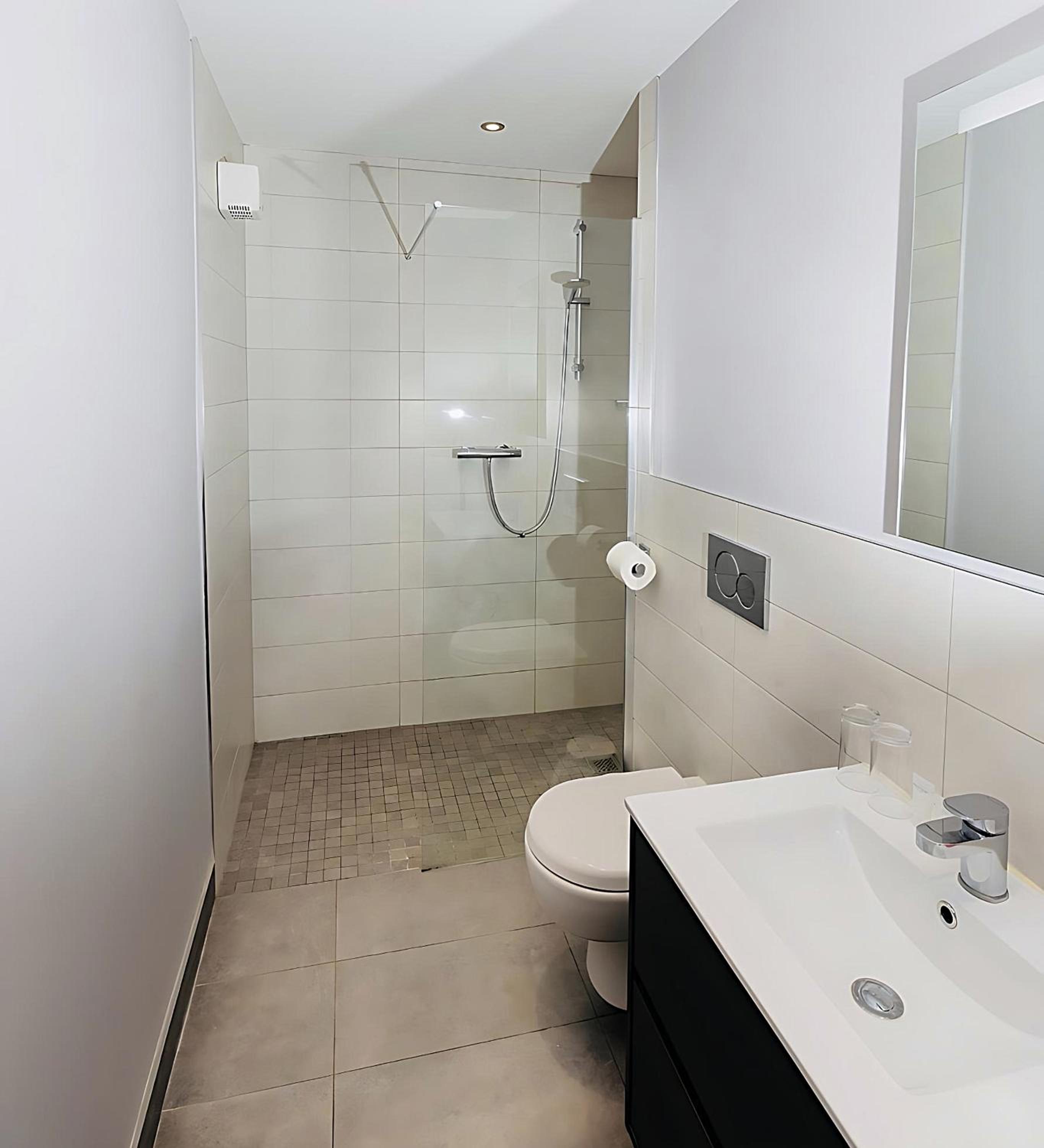Double Room - Photo 5