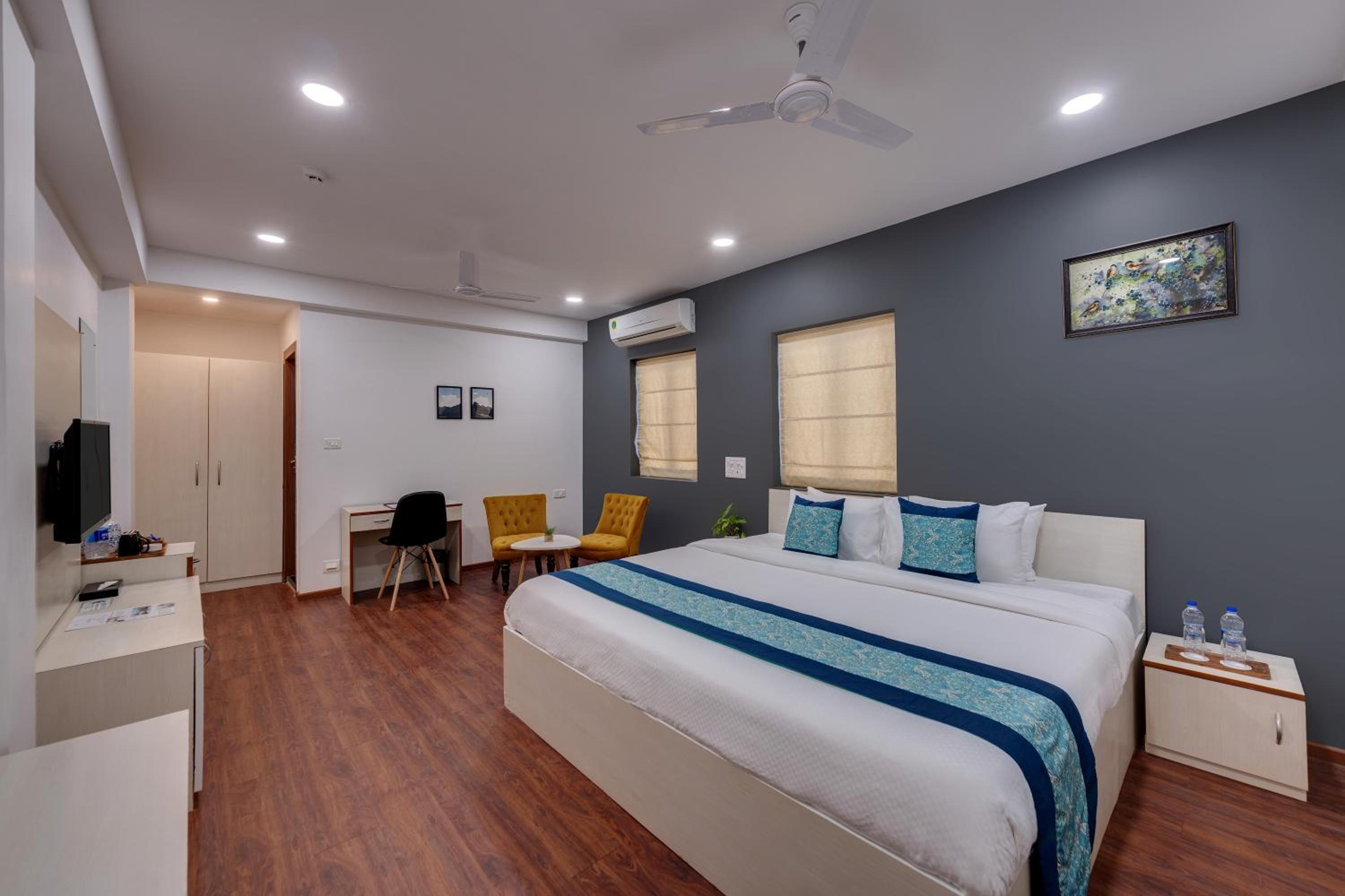 Superior King Room - Photo 4