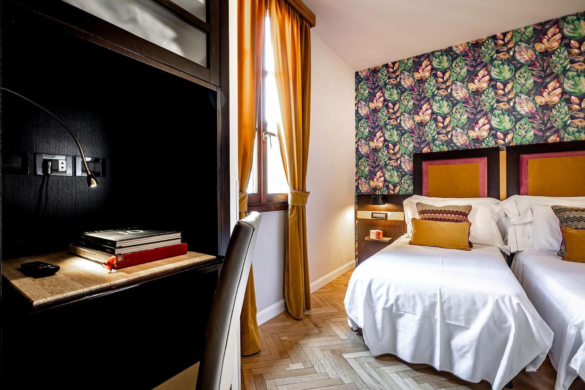 Standard Double Room with Courtyard View