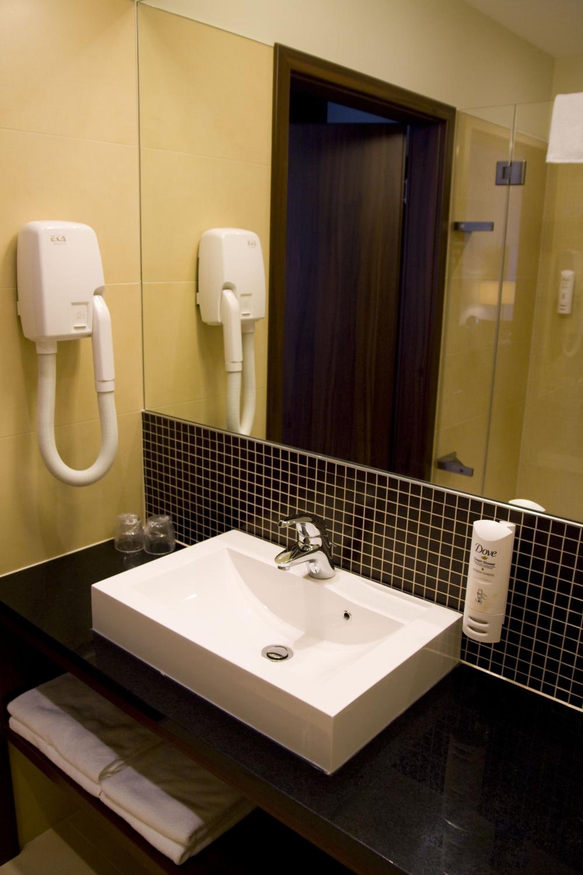 Classic Twin Room - Photo 5