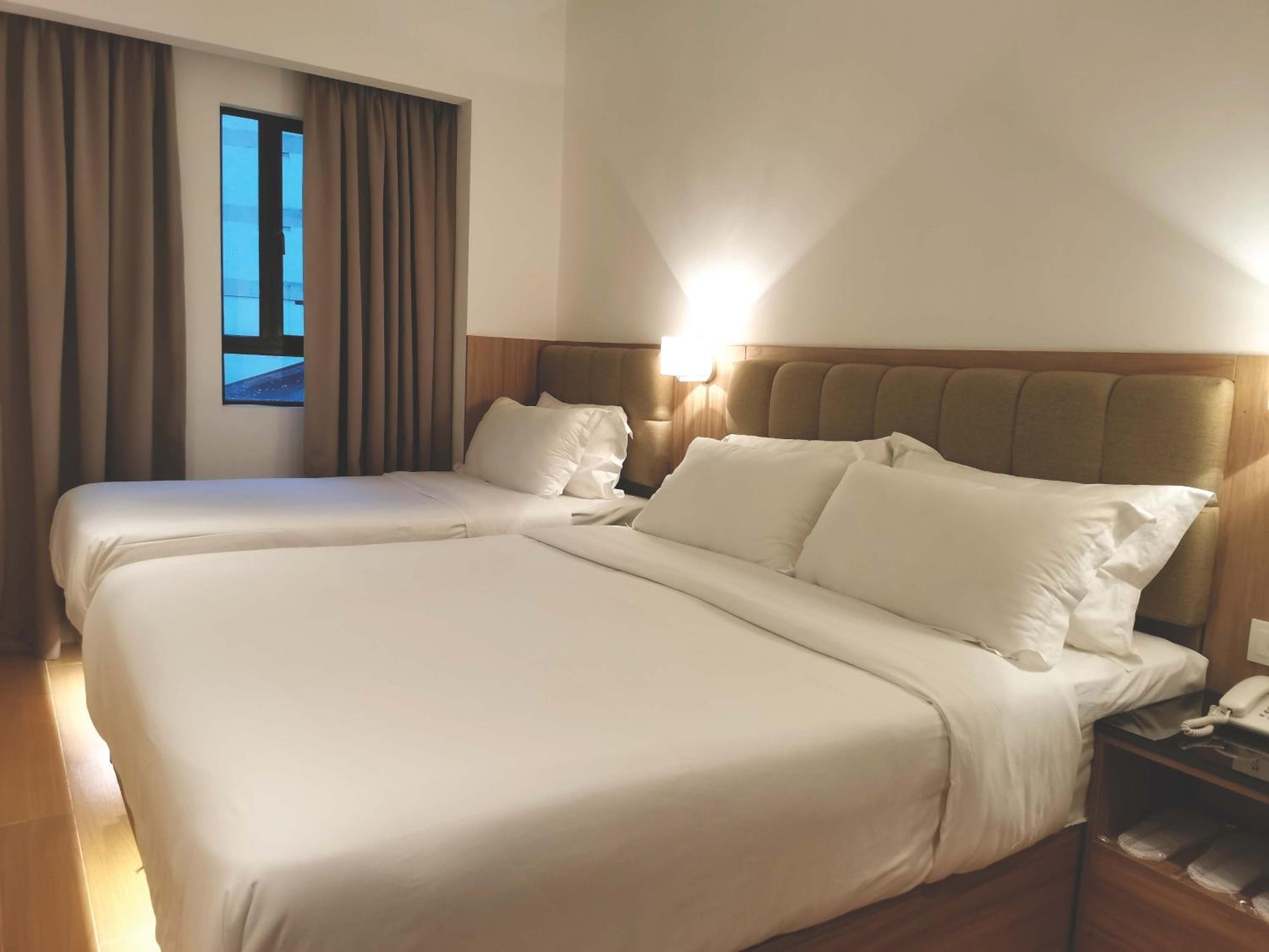 Deluxe Triple Room