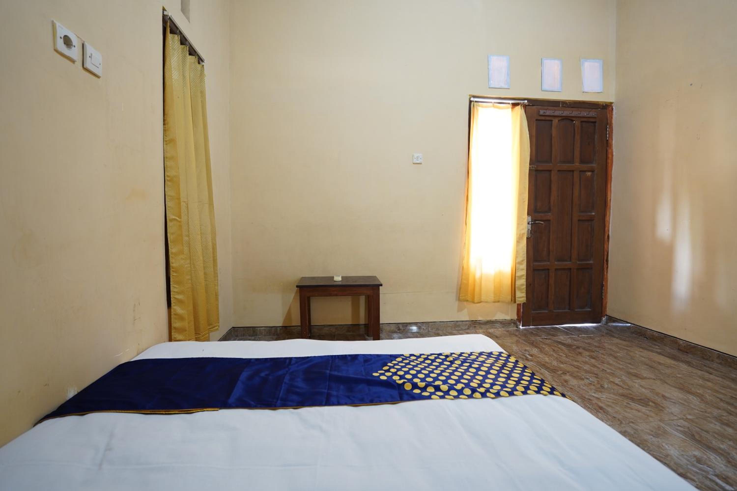 Budget Double Room - Photo 1