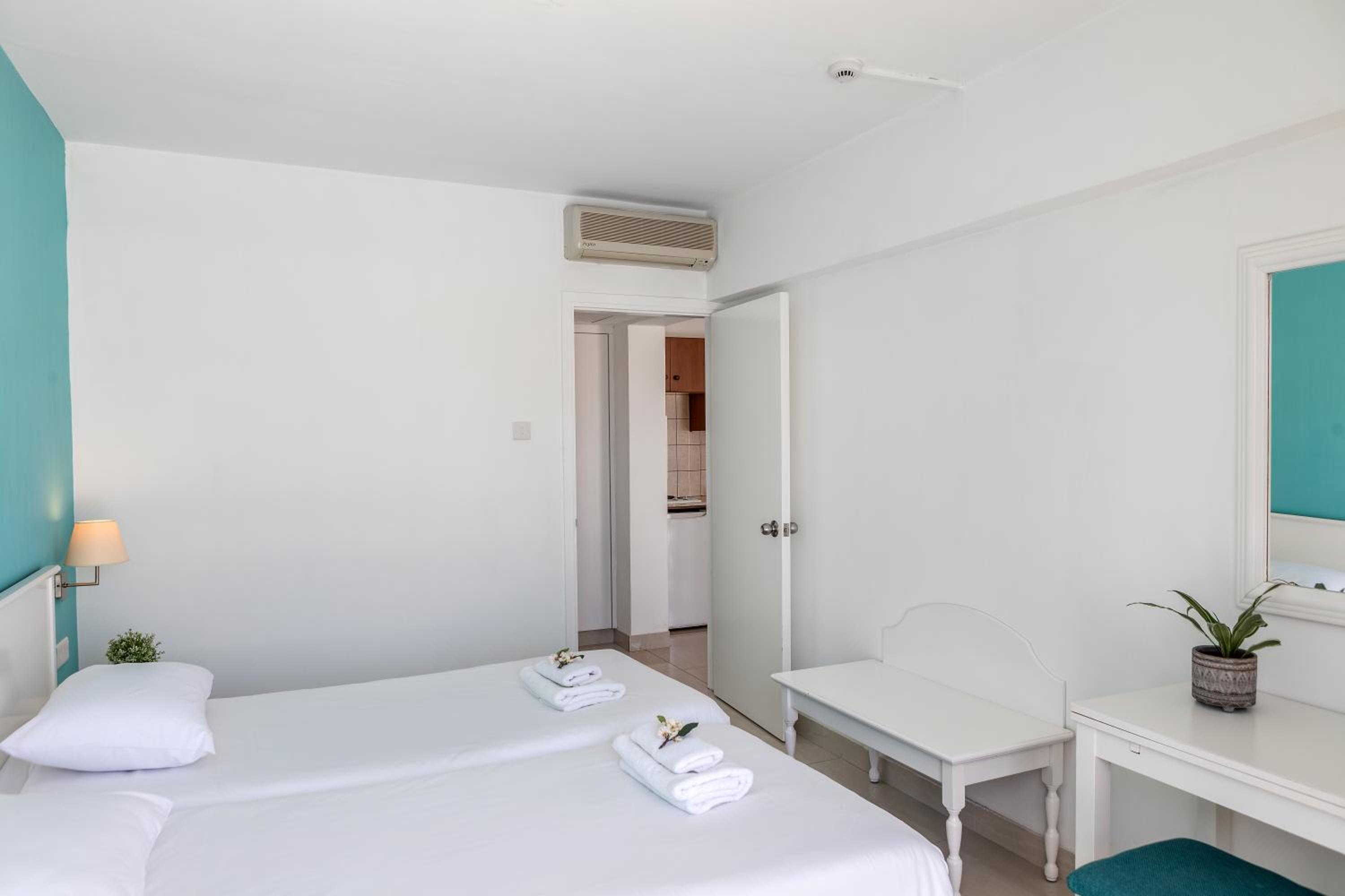 Apartment with Pool View  - Photo 3