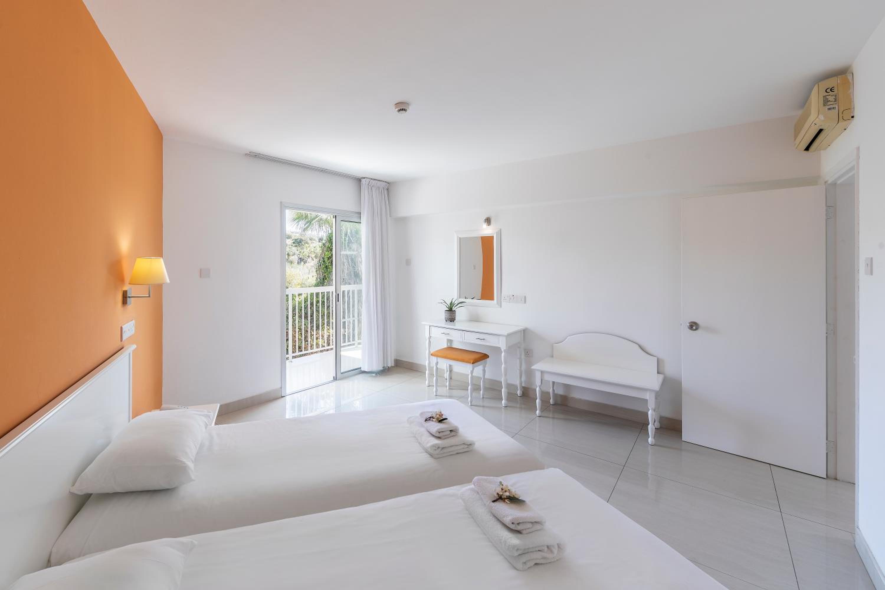 One-Bedroom Apartment - Photo 15