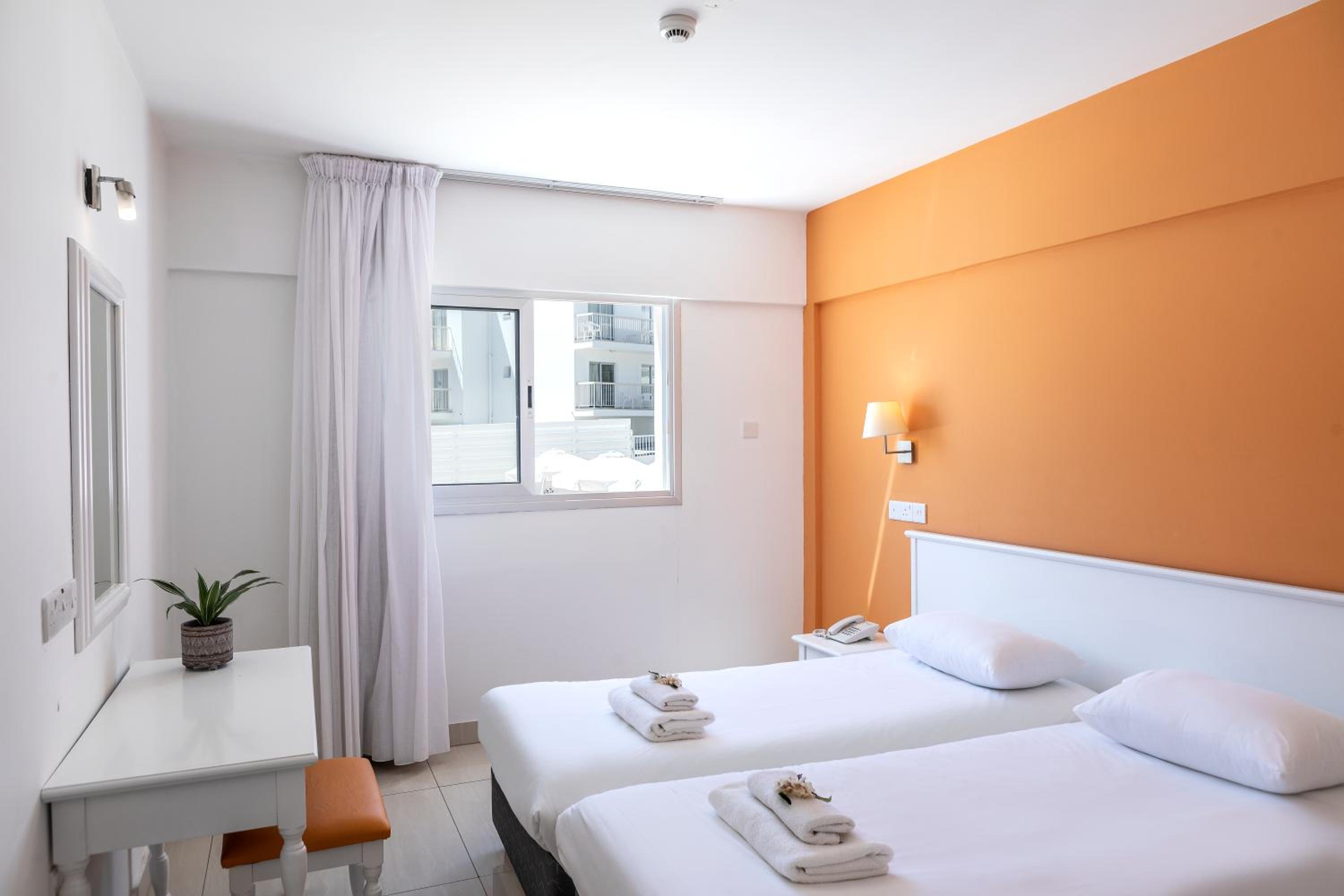 One-Bedroom Apartment - Photo 16