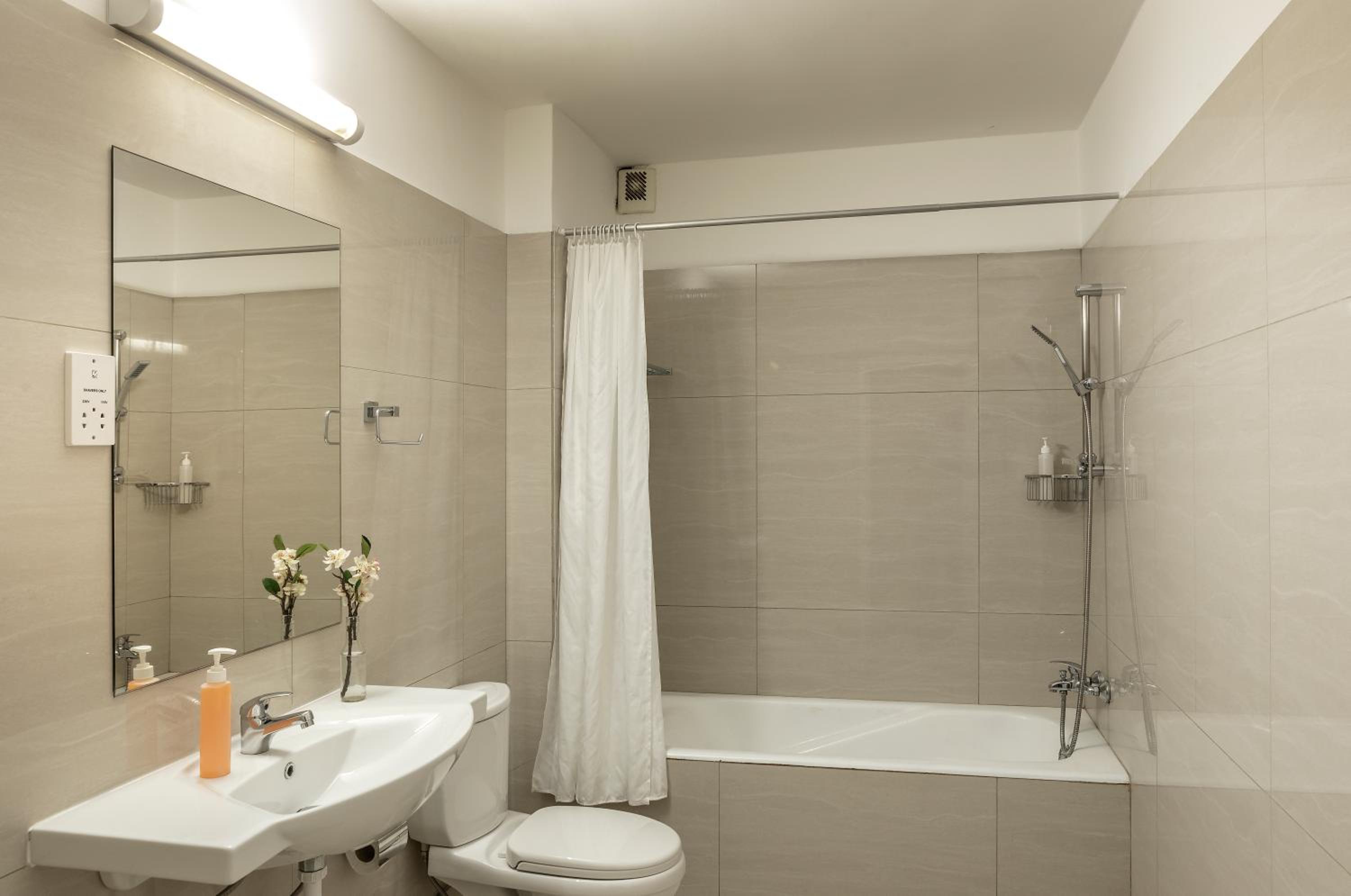 One-Bedroom Apartment - Photo 8