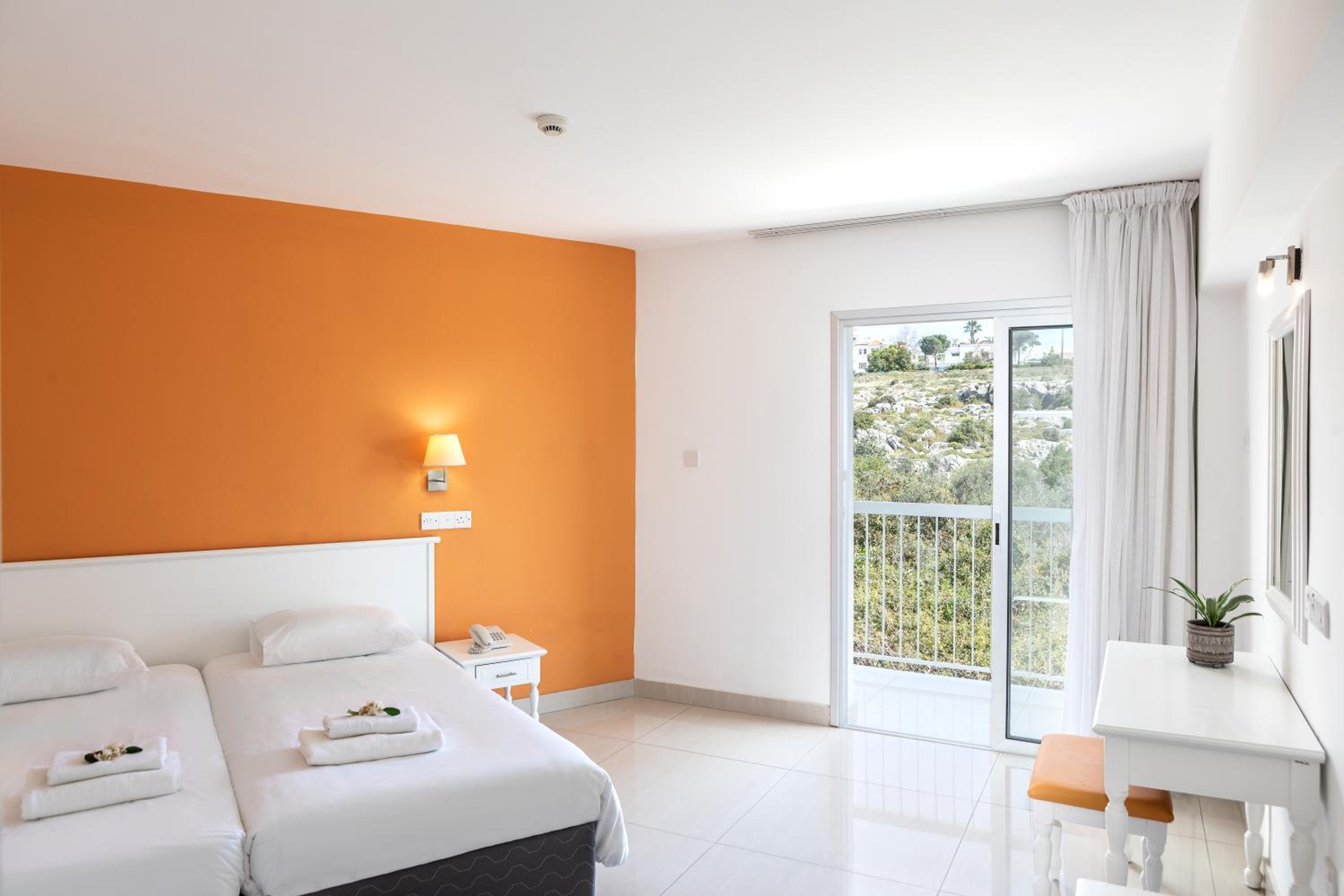 One-Bedroom Apartment - Photo 19