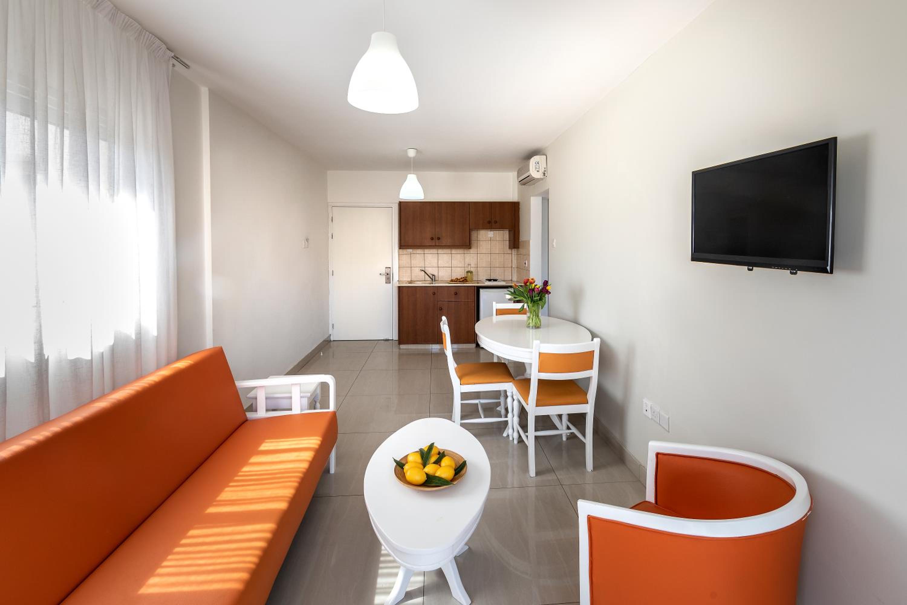 One-Bedroom Apartment - Photo 7