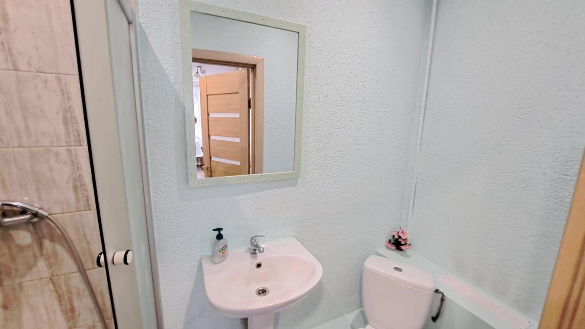 One-Bedroom Apartment - Photo 6