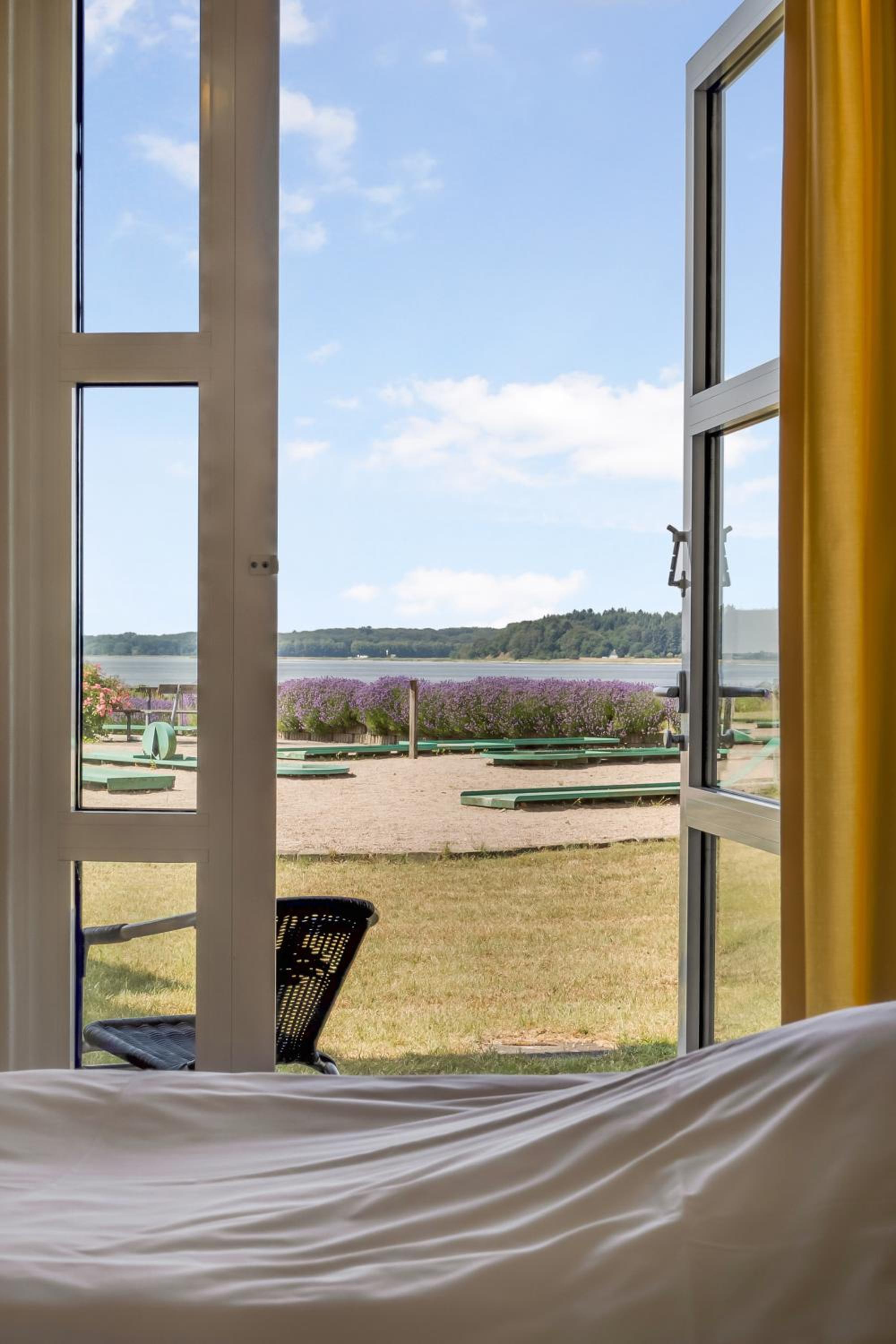 Superior Double or Twin Room with Fjord View - Photo 2