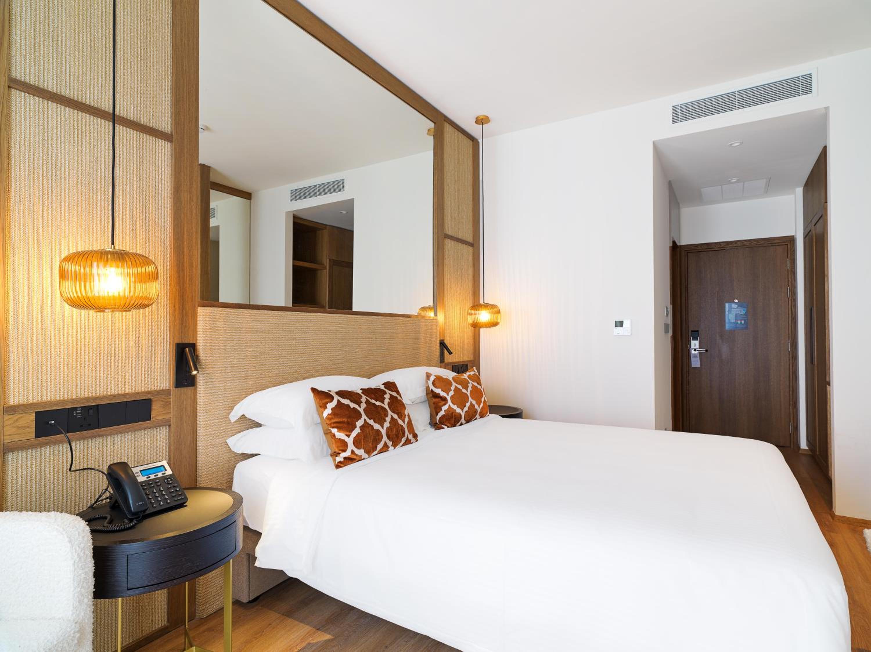 Executive Room City View with Business Lounge Access - Photo 7
