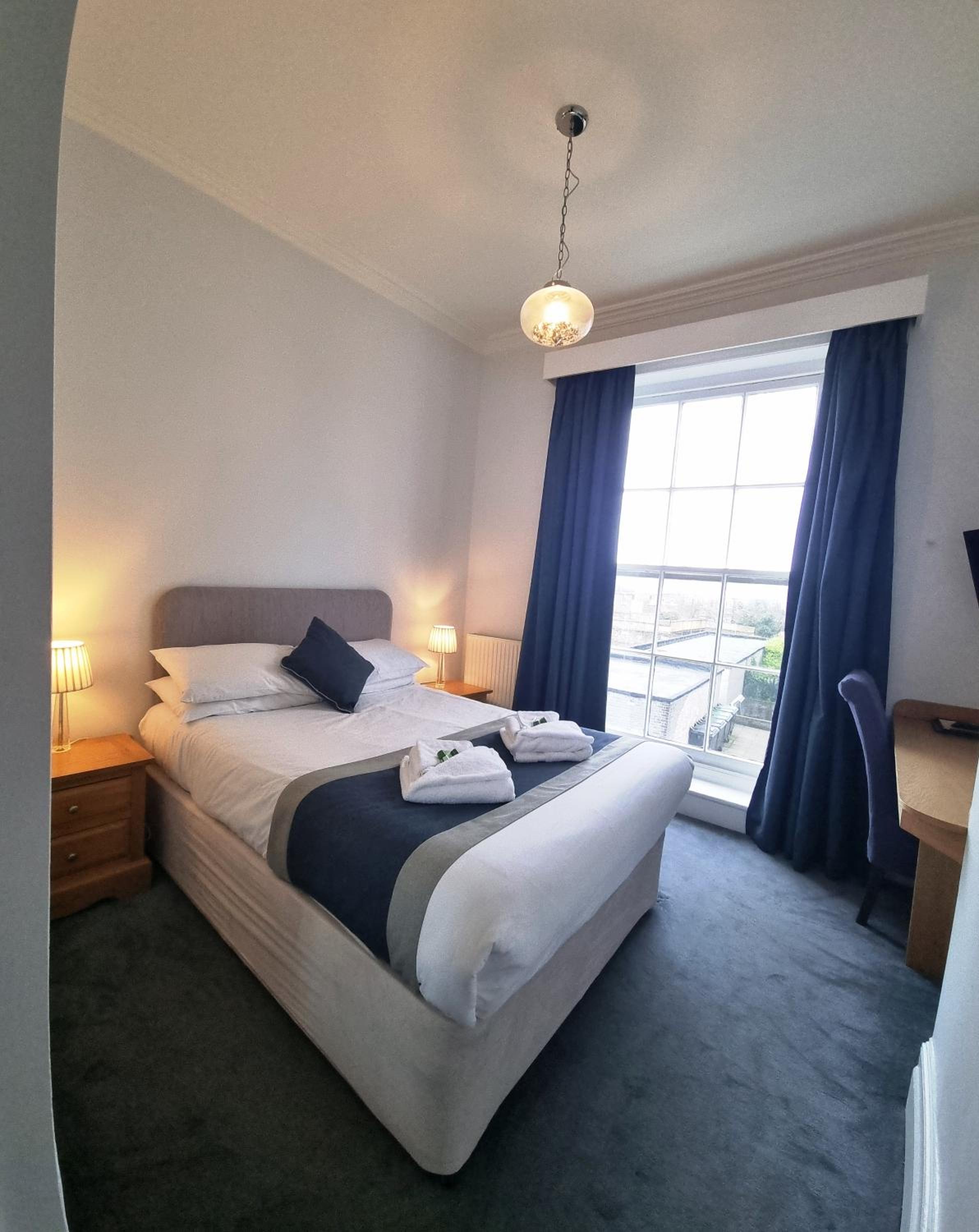 Standard Double Room - Photo 4