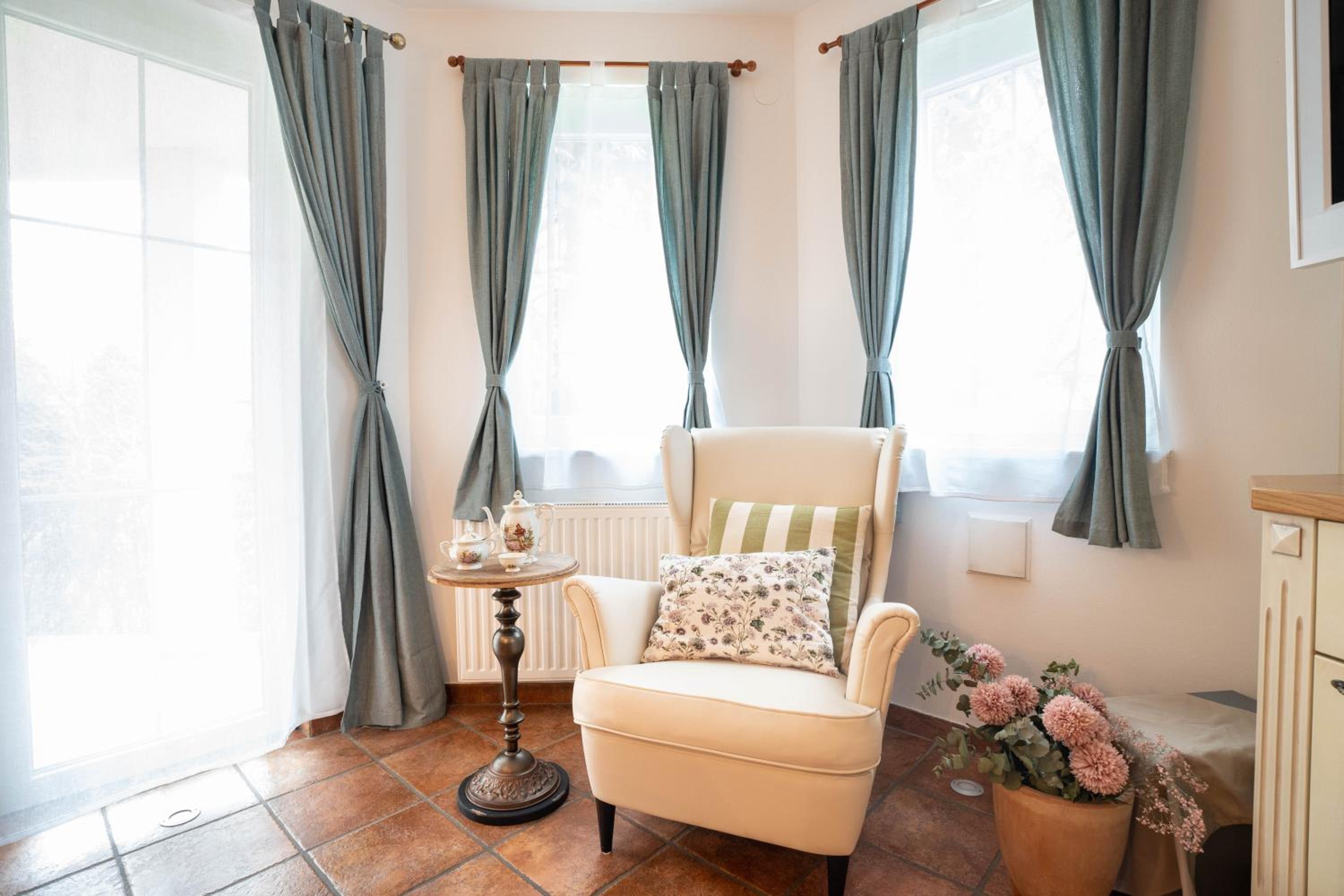 Four-Bedroom Apartment with Terrace photo 2