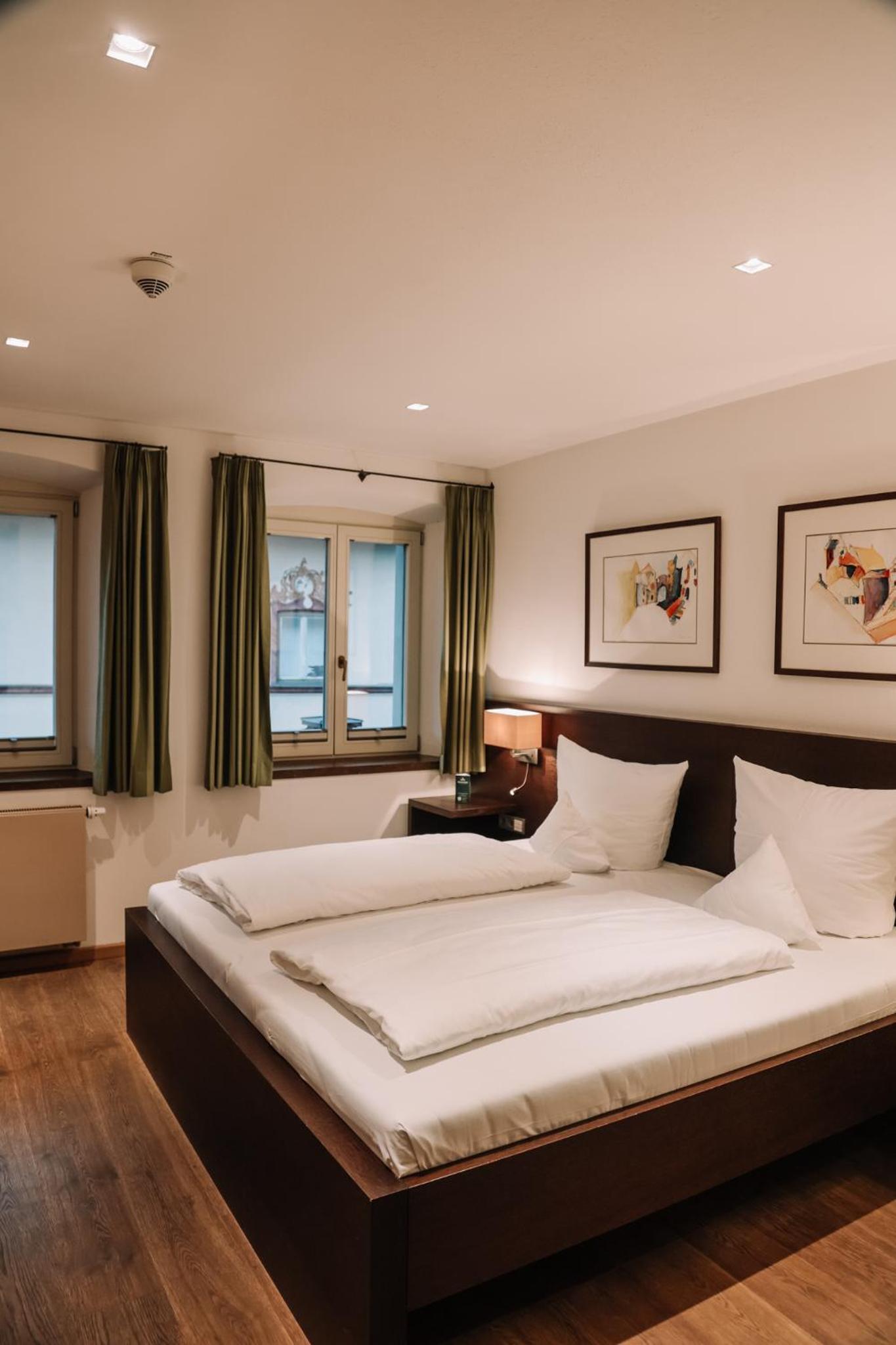 Large Double Room