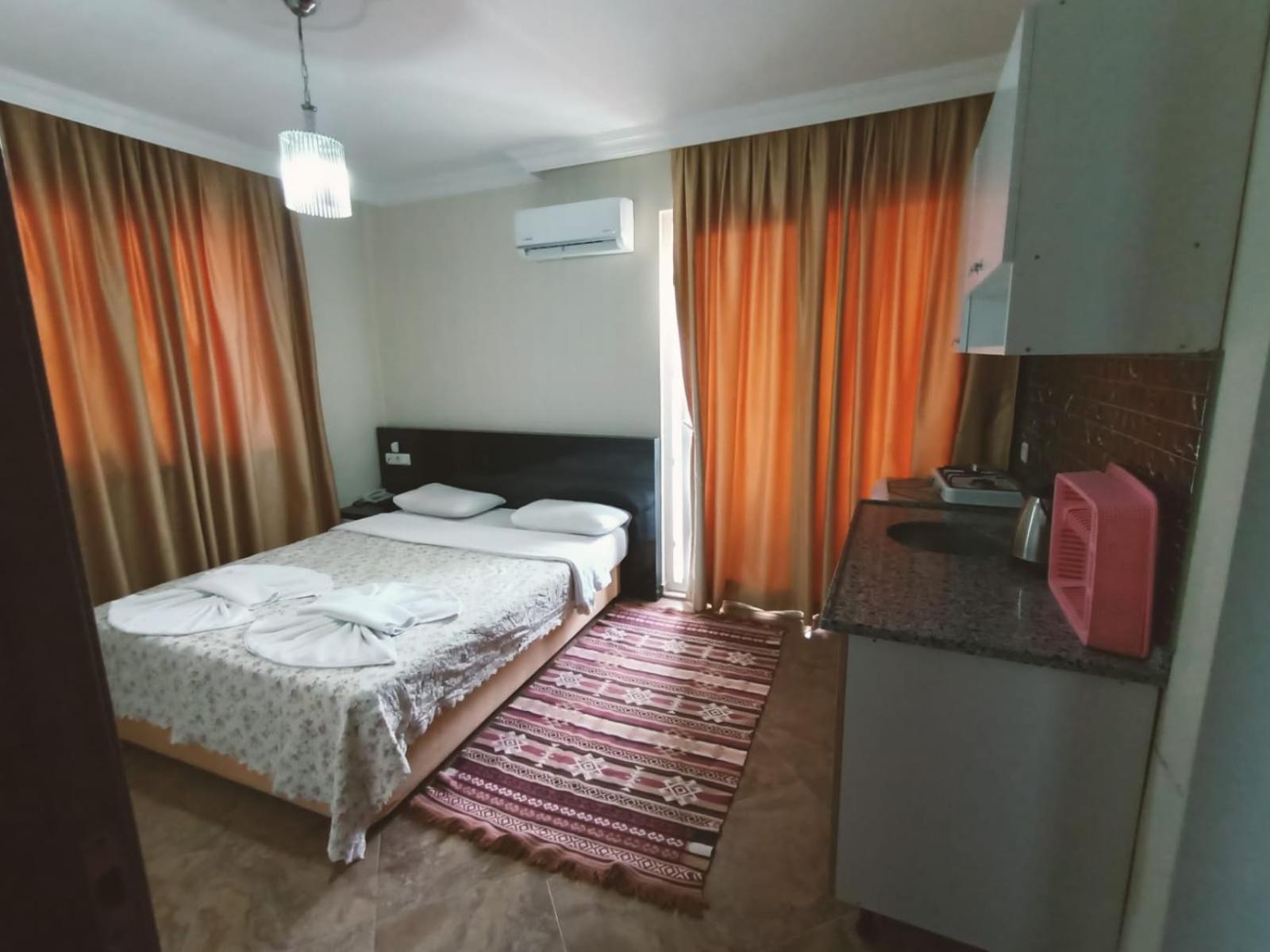 Double or Twin Room with Balcony - Photo 16