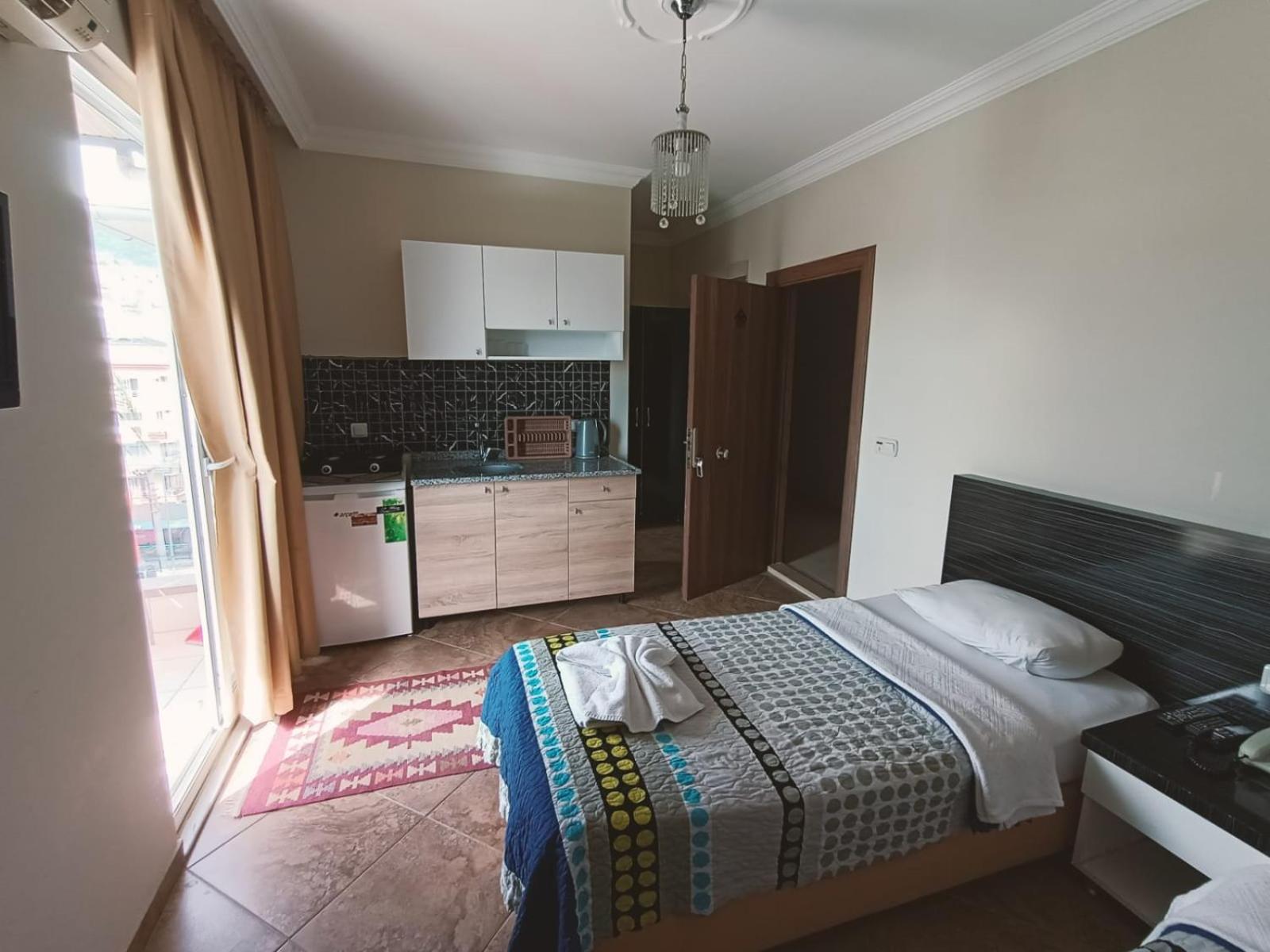 Double or Twin Room with Balcony - Photo 13