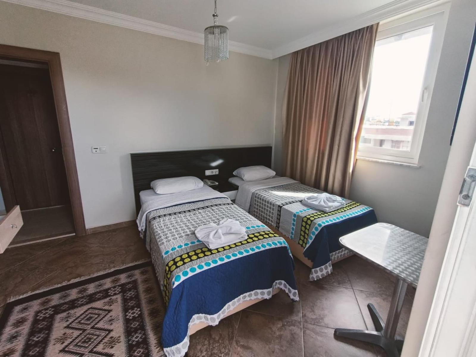 Double or Twin Room with Balcony - Photo 9