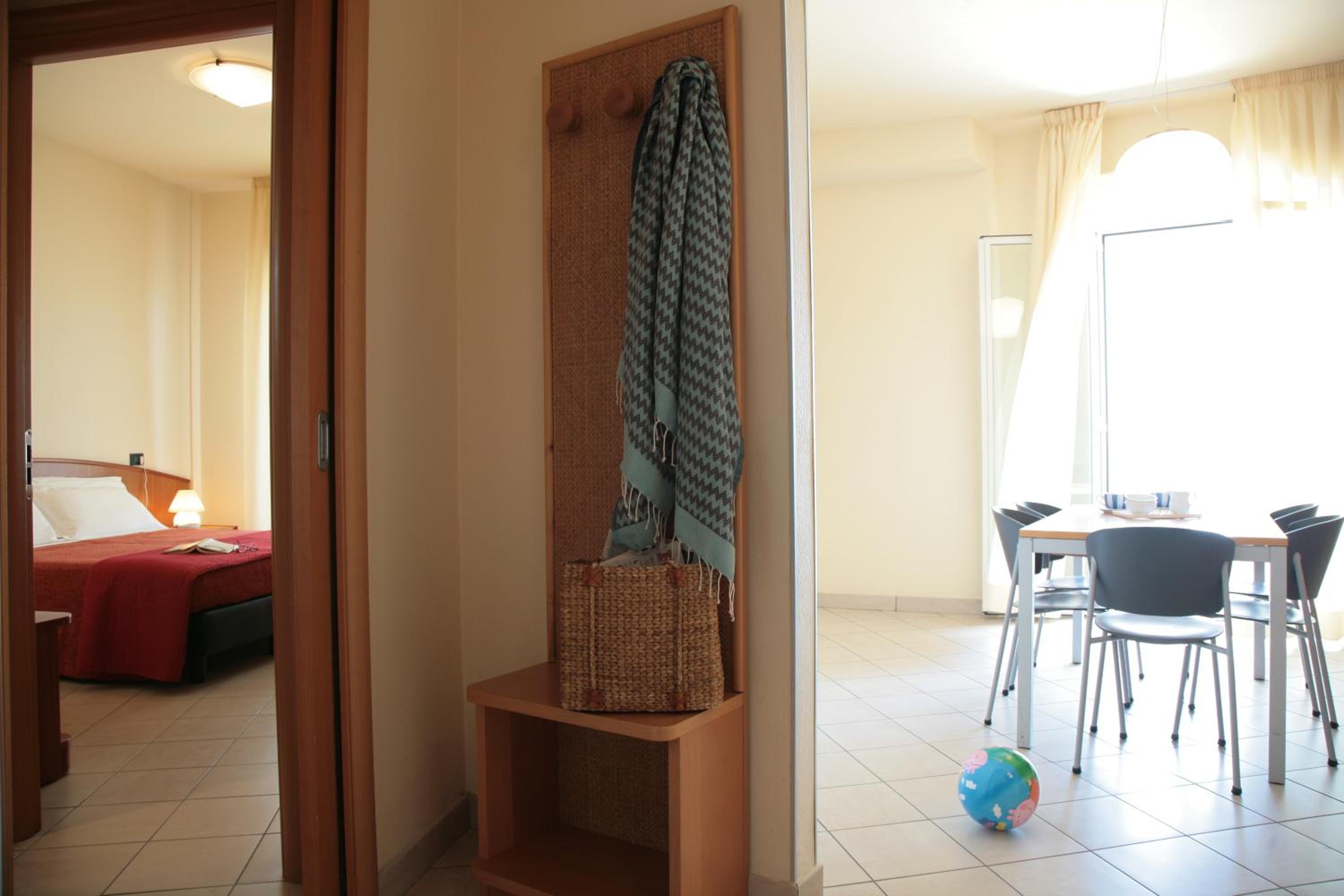 Two-Bedroom Apartment with Sea View (6 Adults)