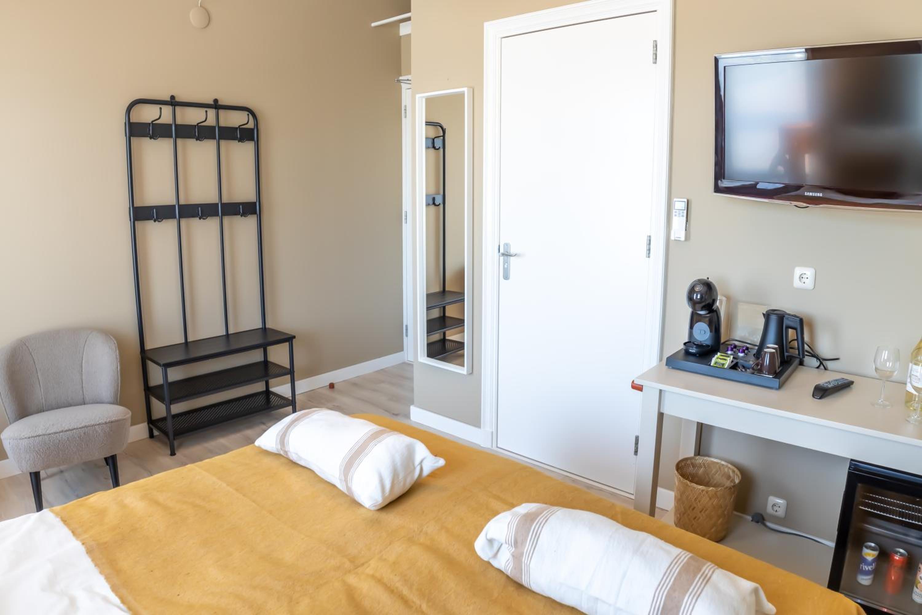 Deluxe Double or Twin Room photo 3