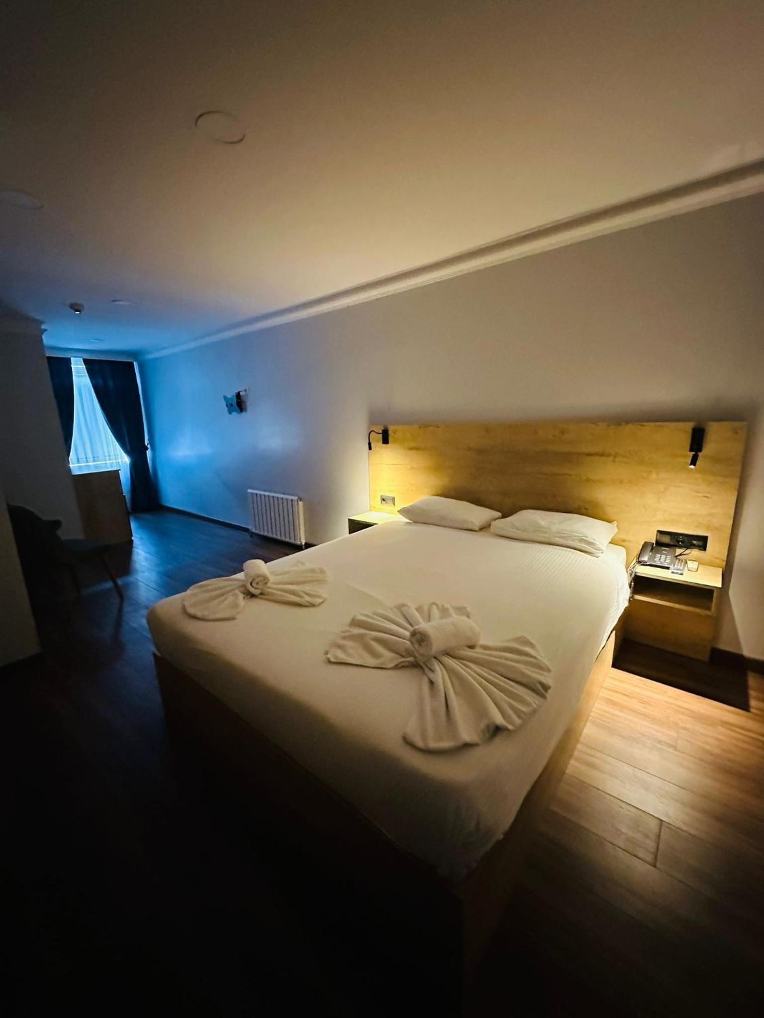 Deluxe Double Room (2 Adults + 1 Child) photo 1