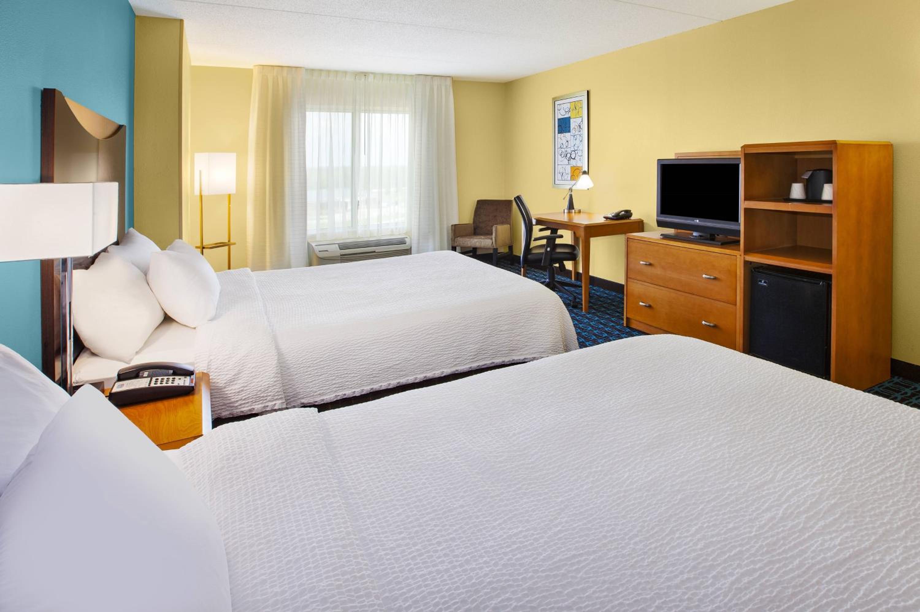 Queen Room with Two Queen Beds - Photo 1