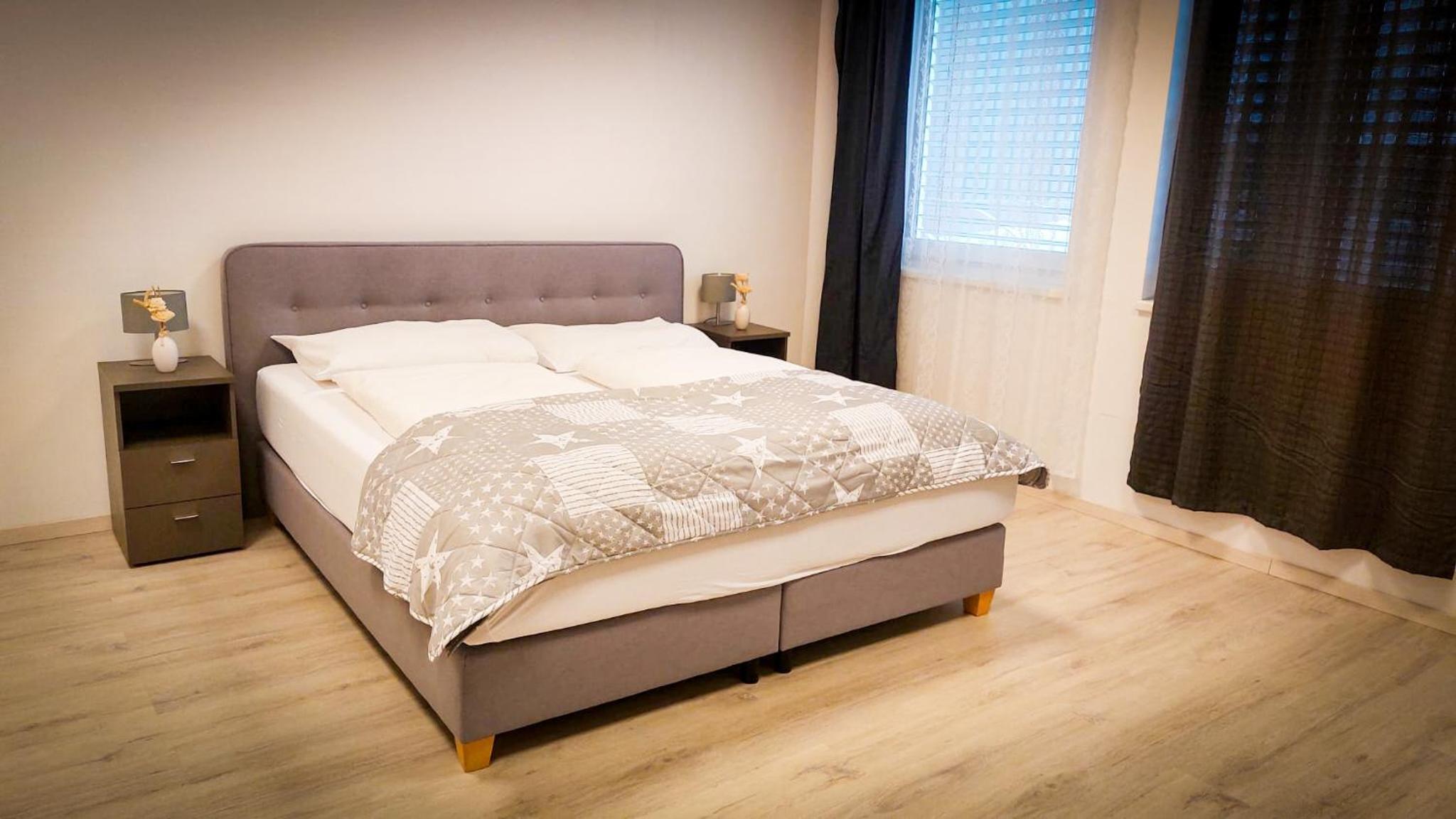 One-Bedroom Apartment photo 1