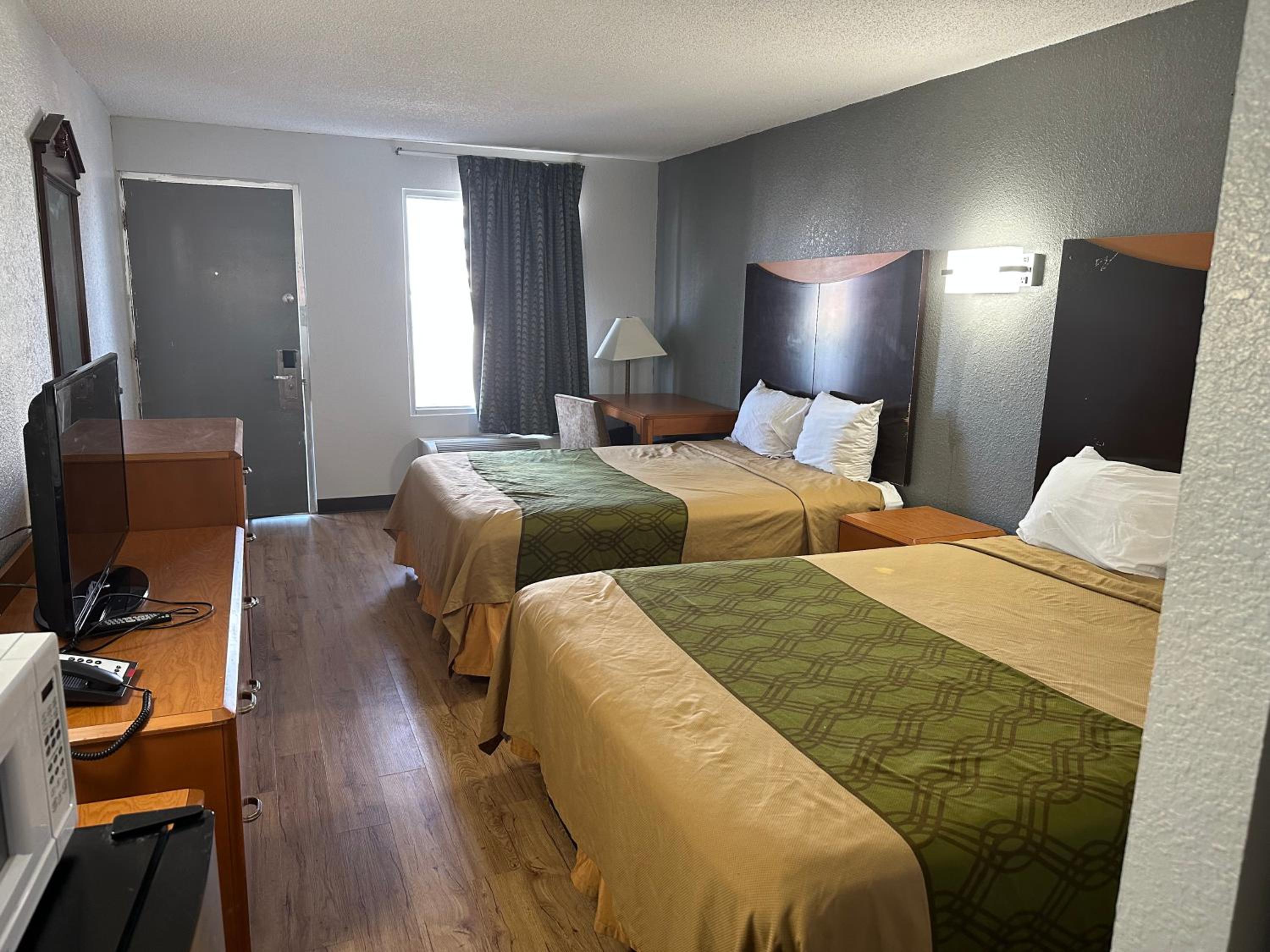 Double Room with Two Double Beds - Smoking photo 3