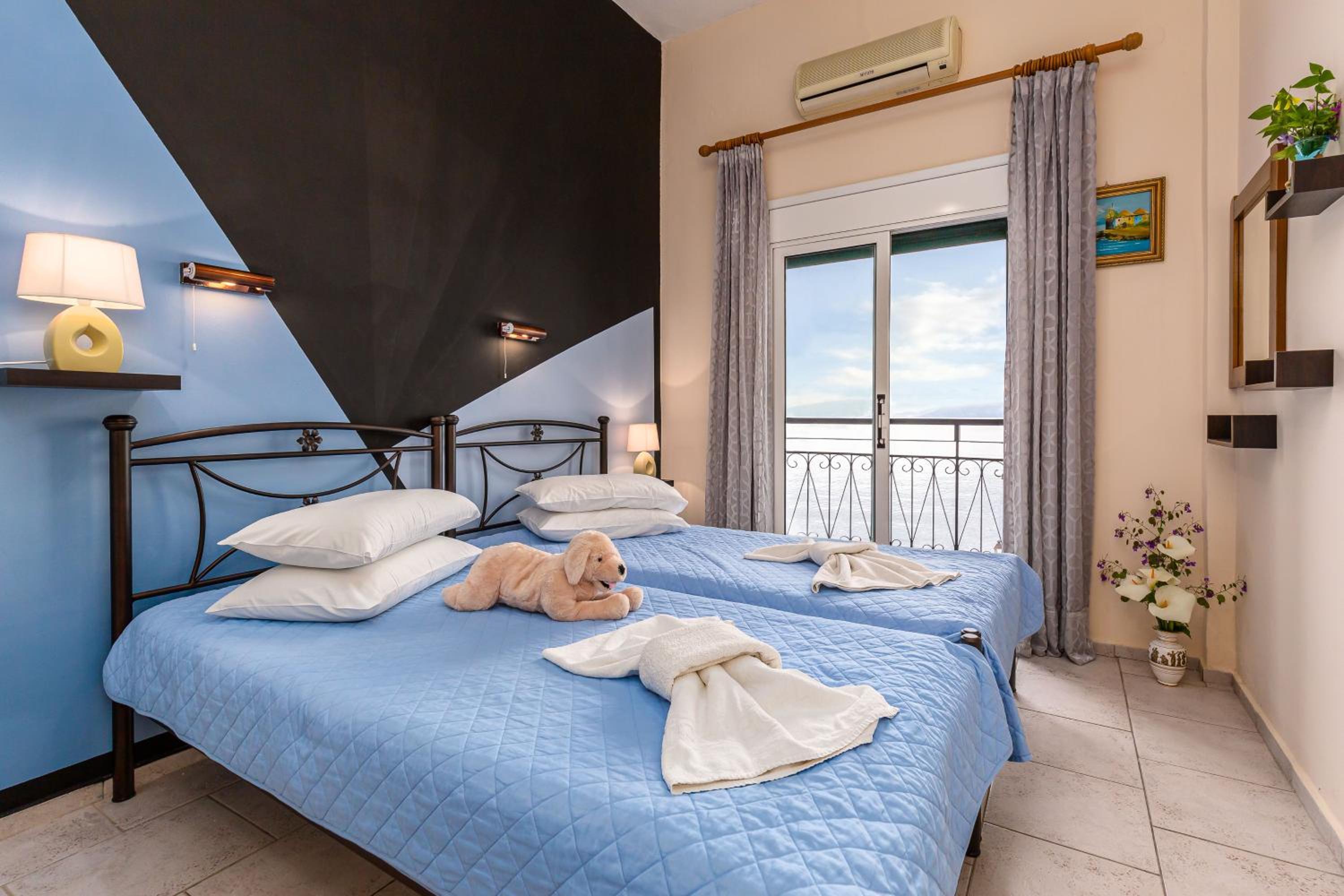 Twin Room with Sea View photo 2
