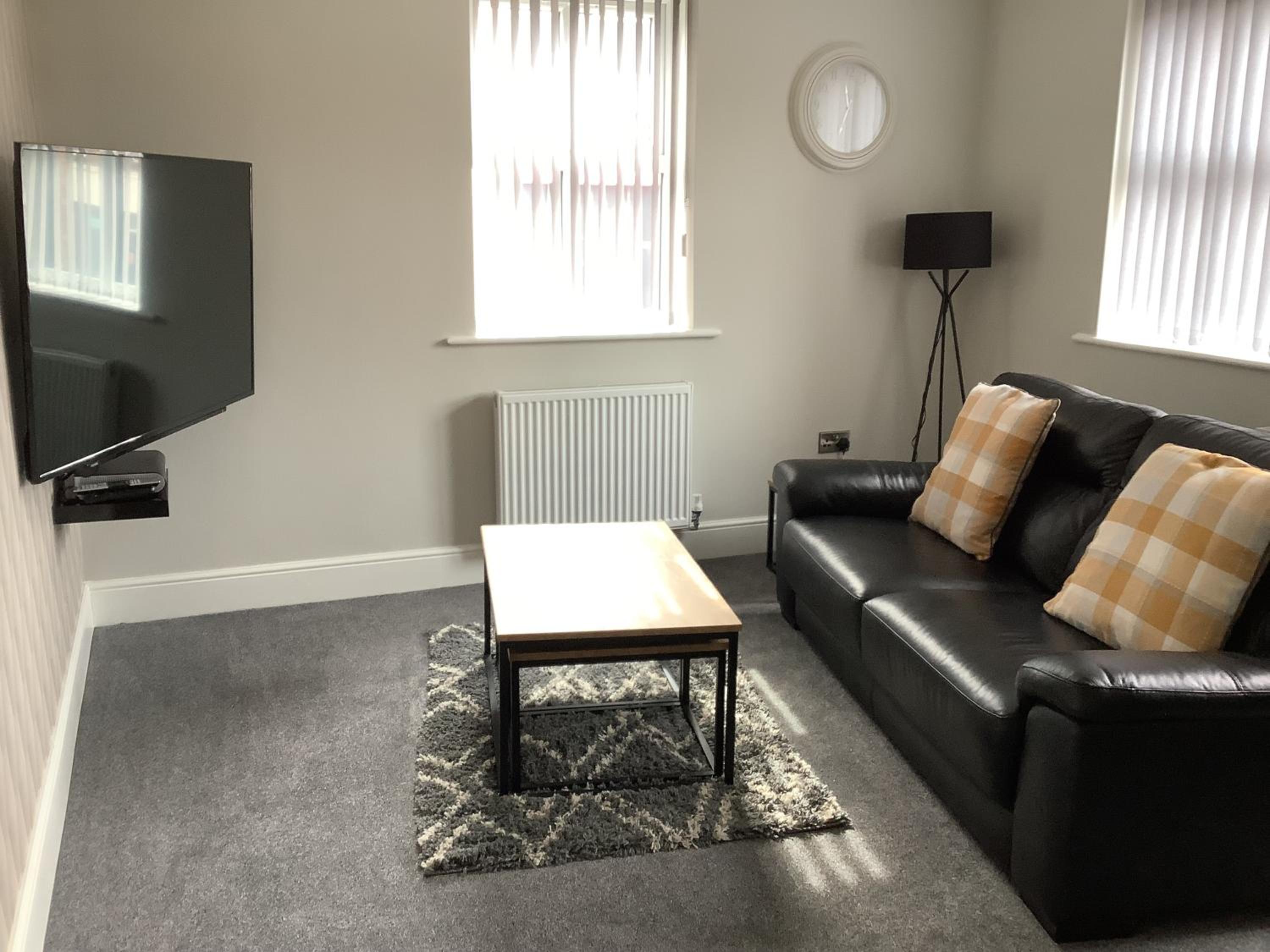 Deluxe Apartment photo 2