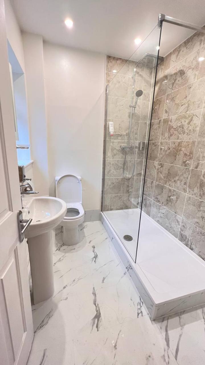 Deluxe Double Room with Shower - Photo 7