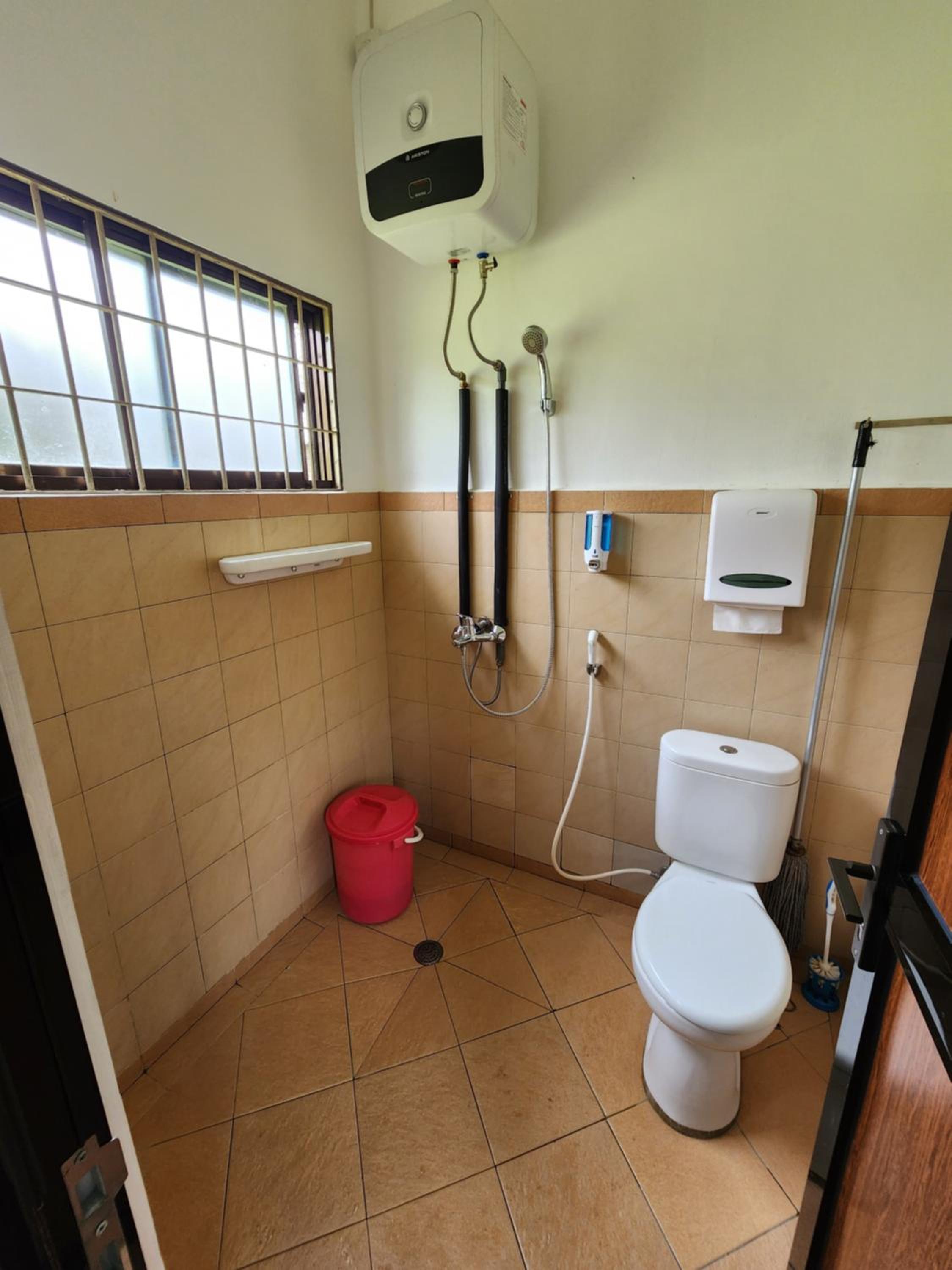 Two-Bedroom House - Photo 10