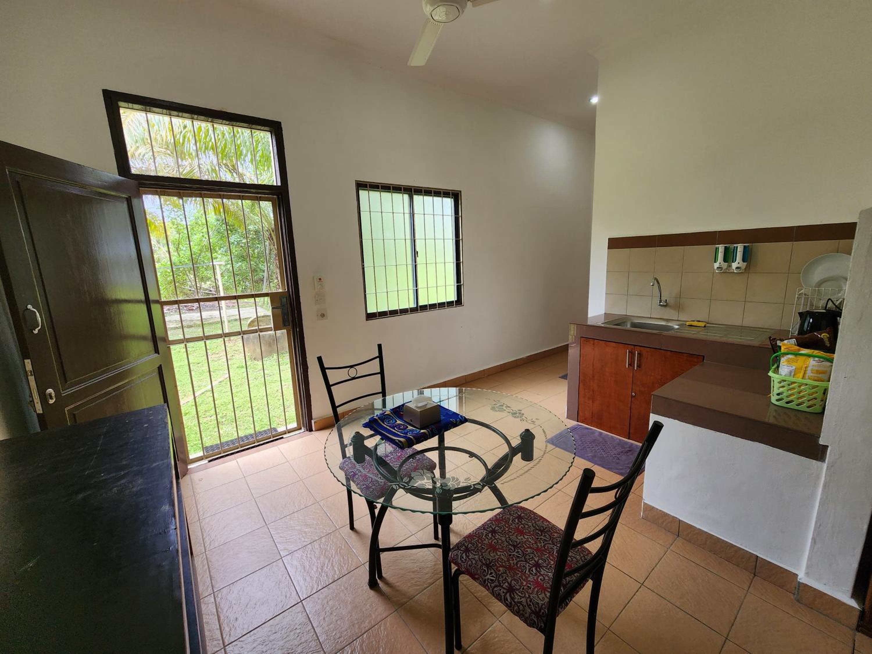 Two-Bedroom House - Photo 8